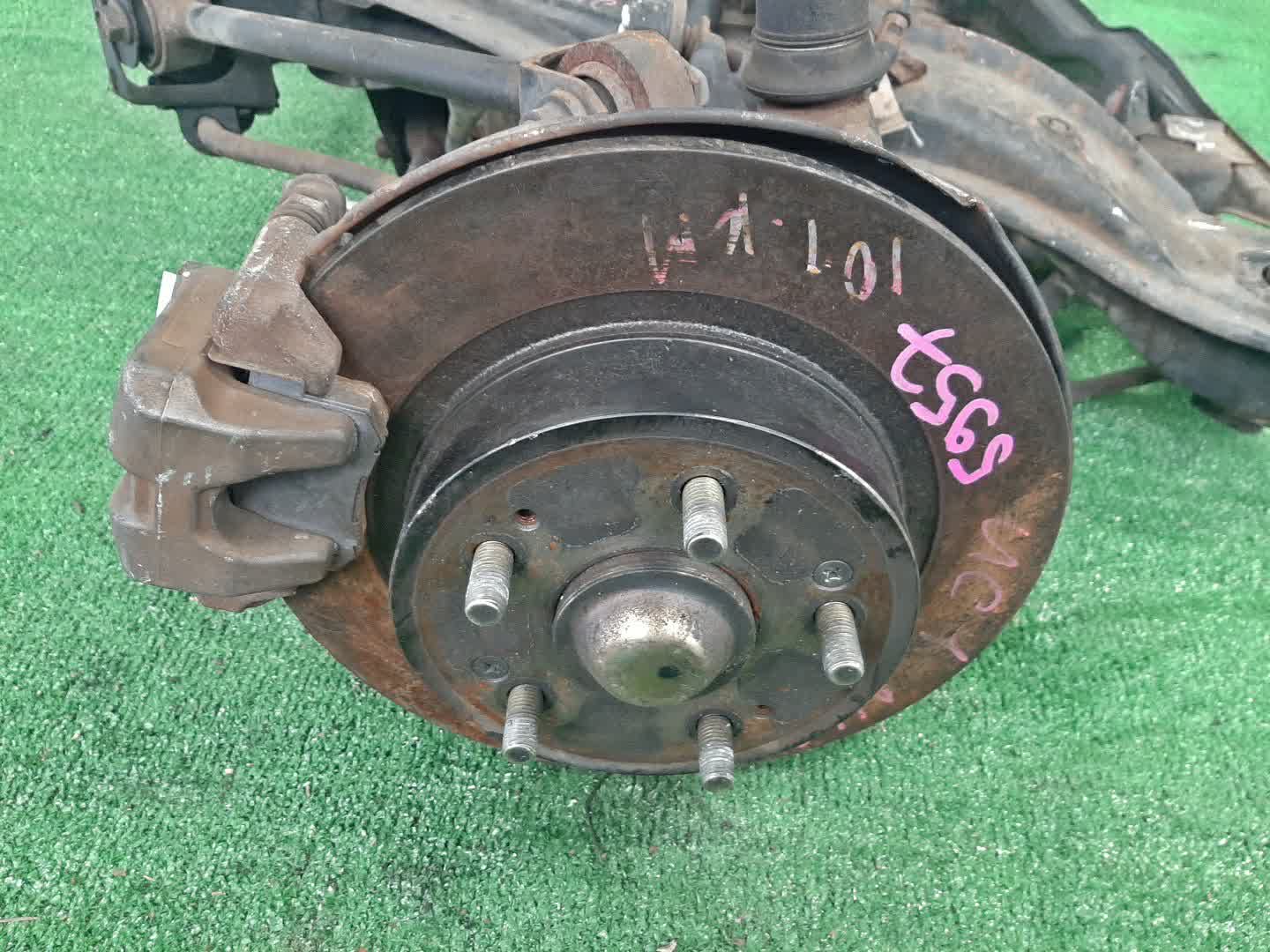Балка задняя HONDA INSPIRE UC1 J30A 5957 2 ракурс Балка задняя HONDA INSPIRE UC1 J30A 5957 2 ракурс