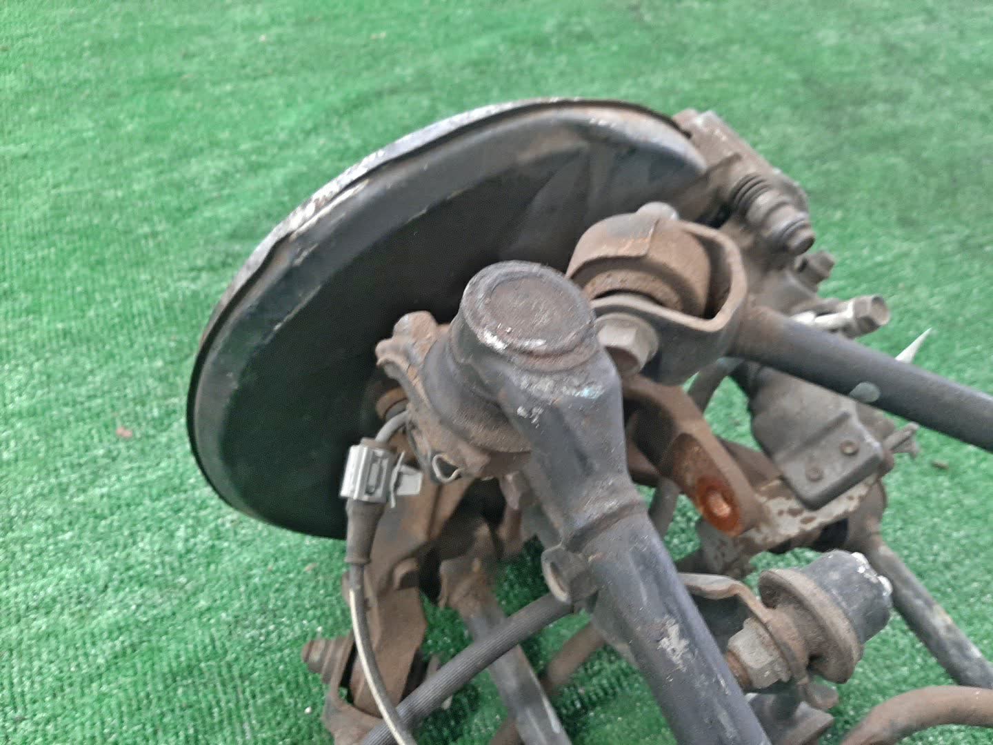 Балка задняя HONDA INSPIRE UC1 J30A 5957 3 ракурс Балка задняя HONDA INSPIRE UC1 J30A 5957 3 ракурс