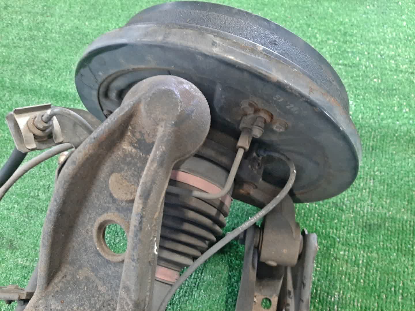 Балка задняя SUZUKI ESCUDO TD94W H27A 5963 4 ракурс
