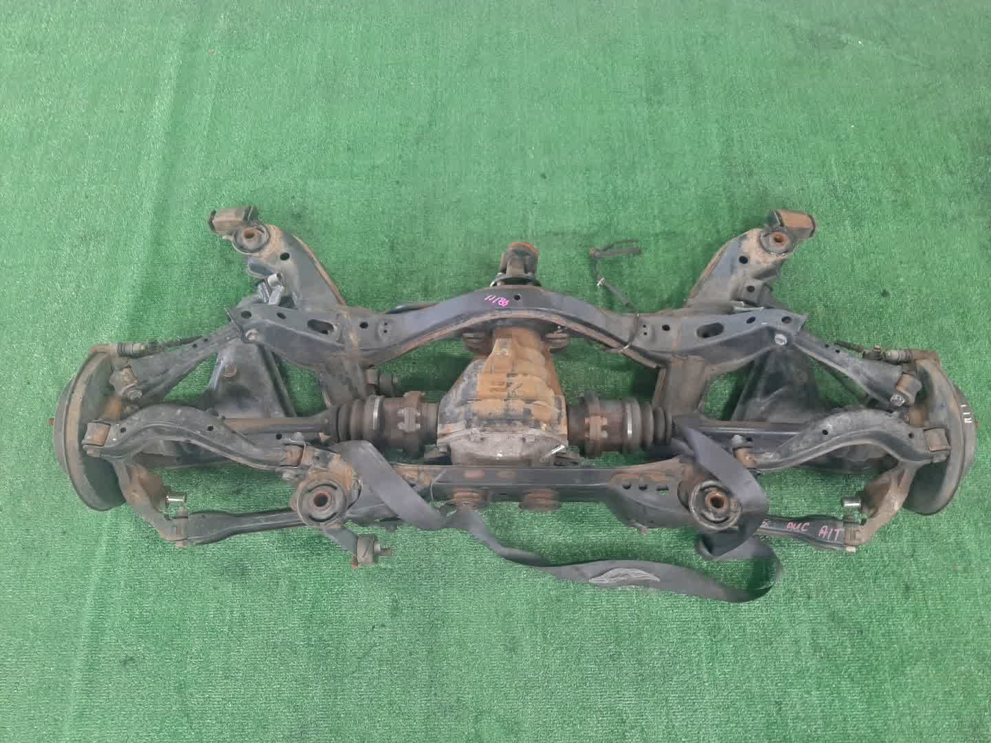 Балка задняя NISSAN LAUREL HC35 RB20DE 5970 1 ракурс