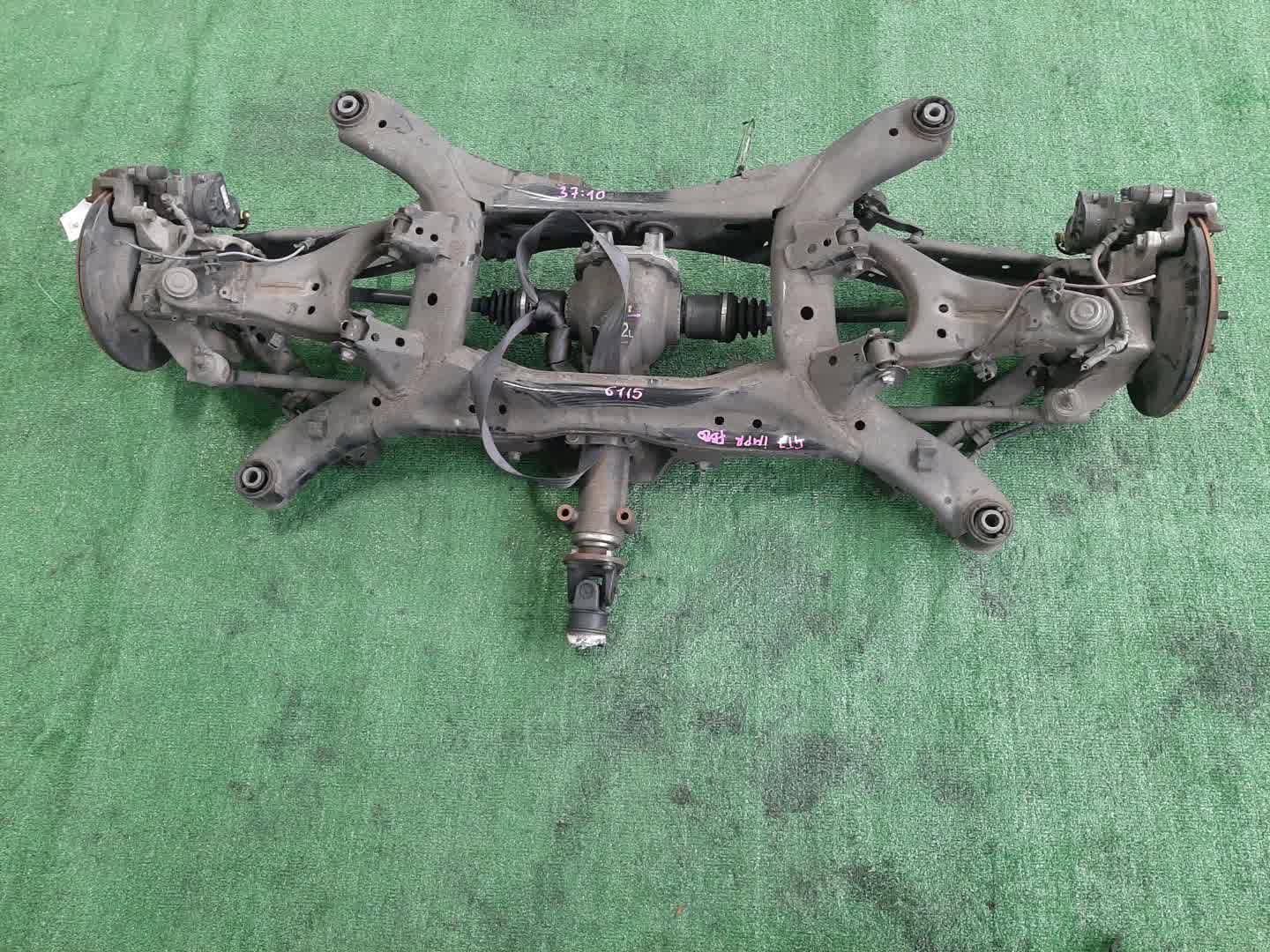 Балка задняя SUBARU IMPREZA GT7 FB20 6115 2 ракурс Балка задняя SUBARU IMPREZA GT7 FB20 6115 2 ракурс
