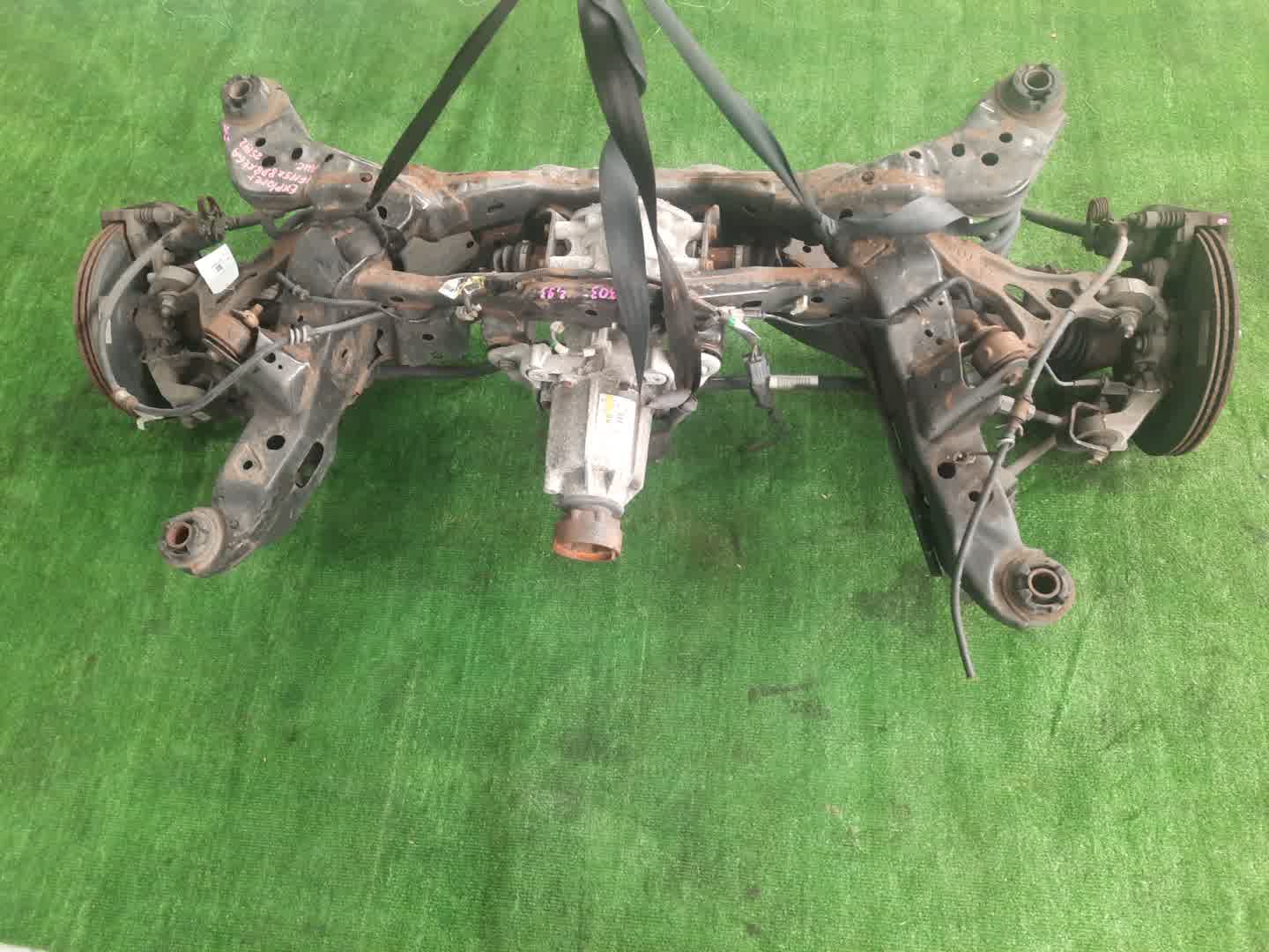 Балка задняя FORD EXPLORER U502 T35PDED 6303 2 ракурс