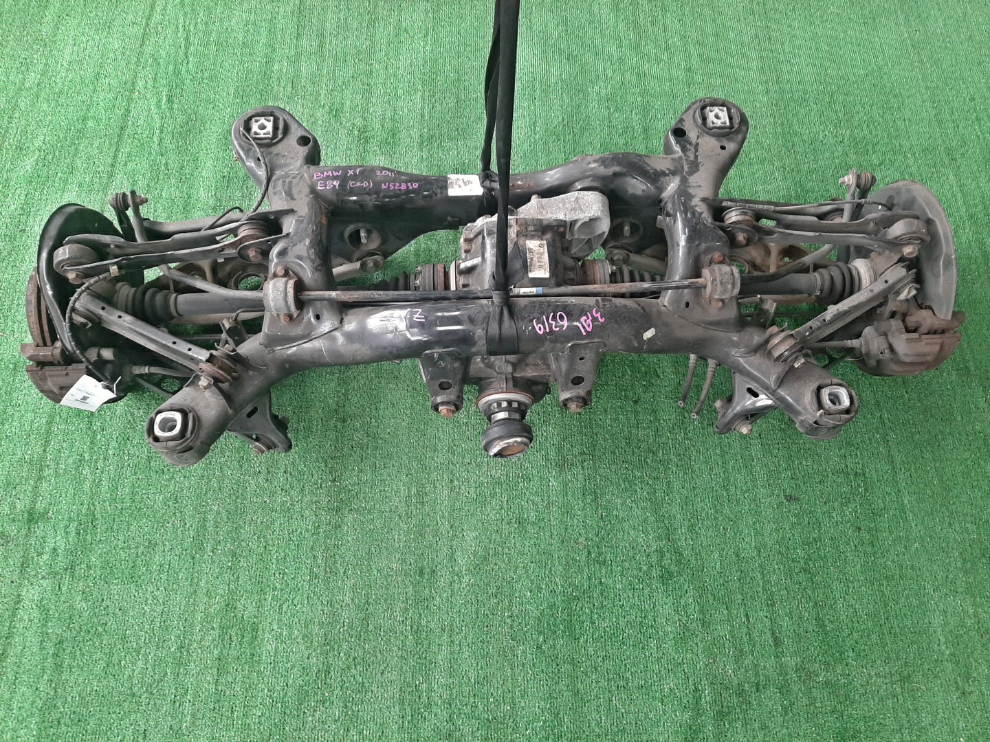 Балка задняя BMW X1 E84 N52B30A 6319 1 ракурс Балка задняя BMW X1 E84 N52B30A 6319 1 ракурс