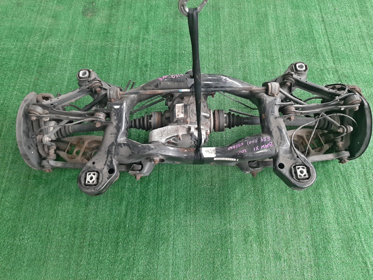 Балка задняя BMW X1 E84 N52B30A 6319 2 ракурс Балка задняя BMW X1 E84 N52B30A 6319 2 ракурс