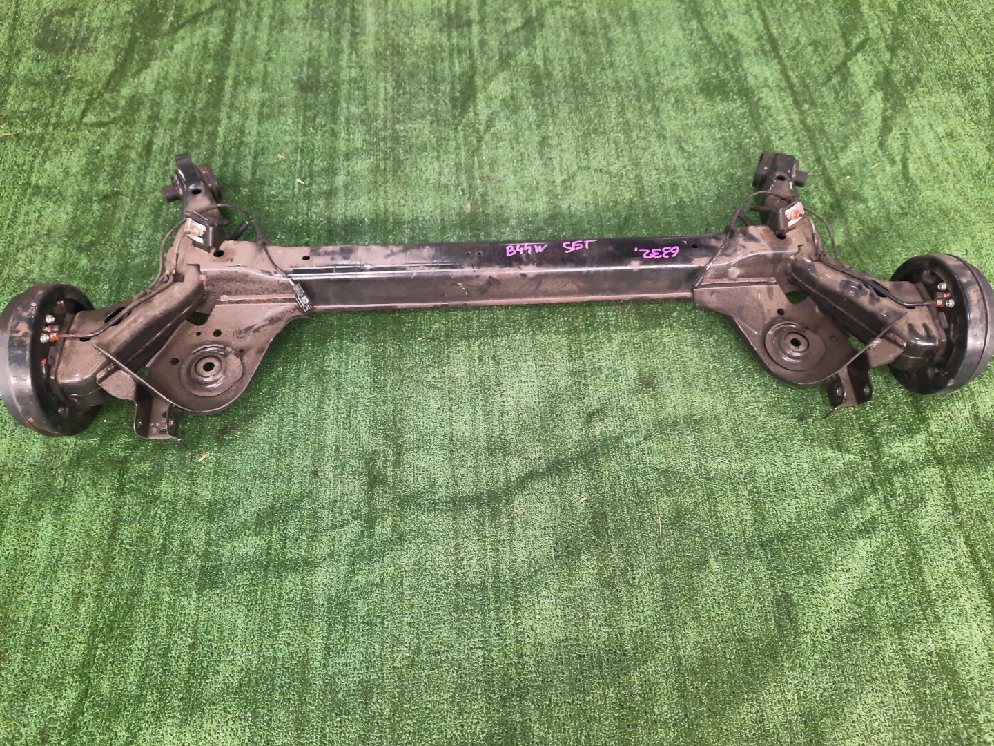 Балка задняя NISSAN DAYZ B44W BR06DE 6332 4 ракурс