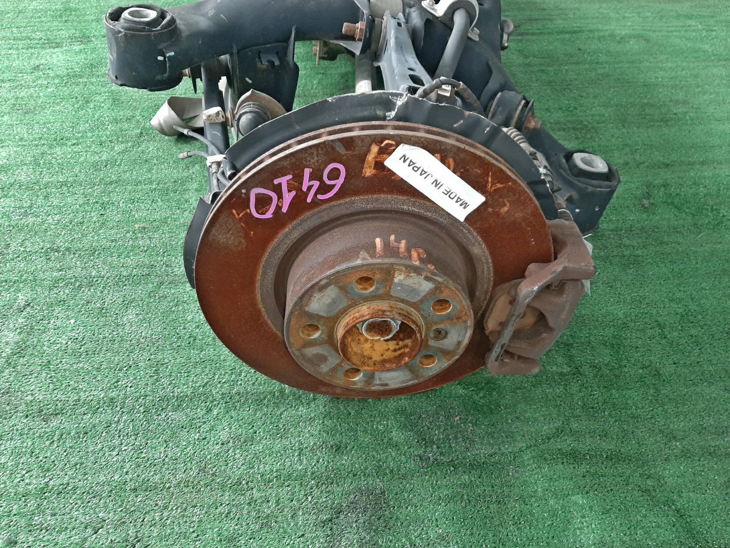 Балка задняя BMW X3 F25 N47D20C 6410 4 ракурс Балка задняя BMW X3 F25 N47D20C 6410 4 ракурс