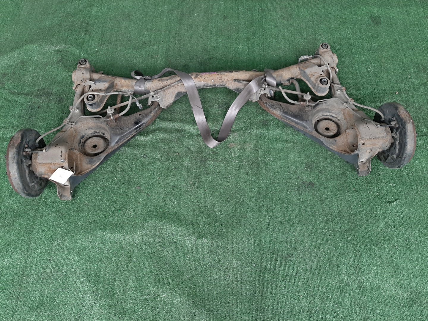 Балка задняя MITSUBISHI CHARIOT GRANDIS N84W 4G64 6434 1 ракурс