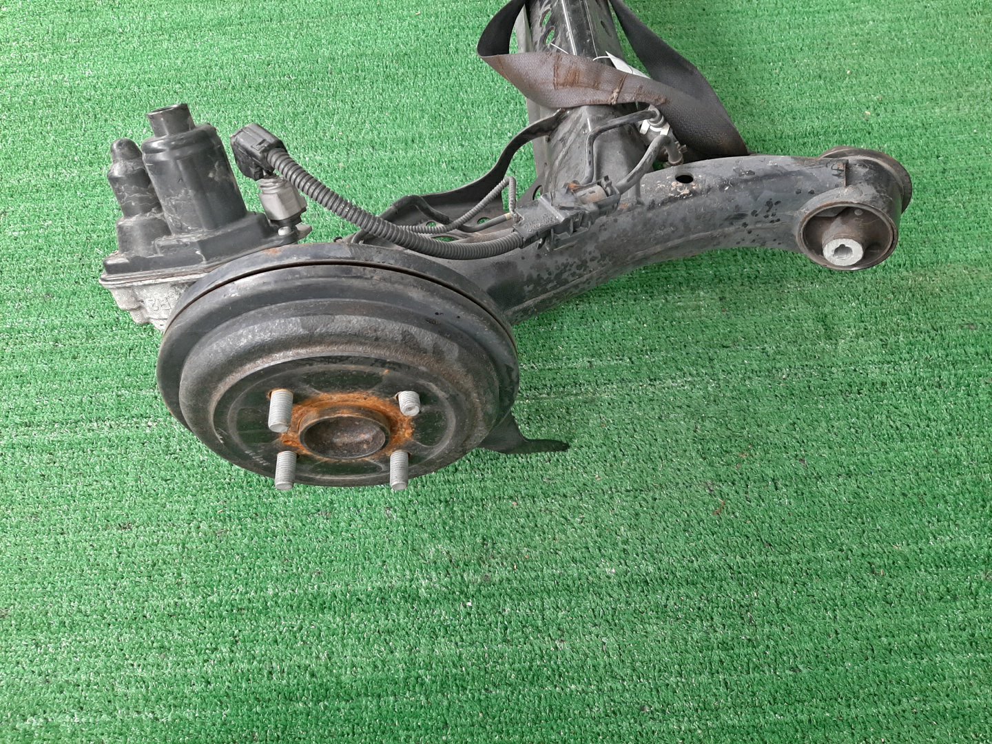Балка задняя DAIHATSU TAFT LA900S KF 6479 3 ракурс