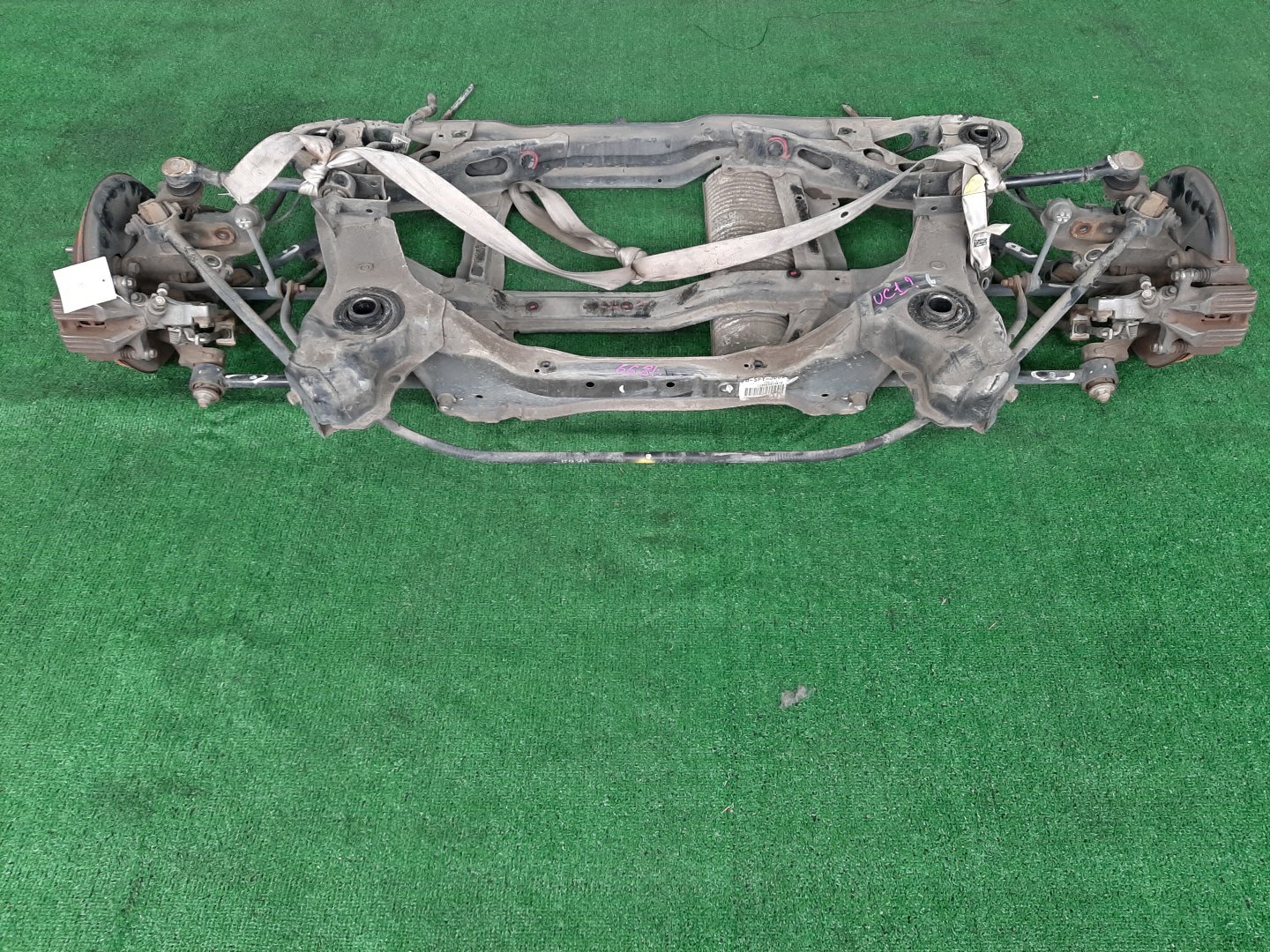 Балка задняя HONDA INSPIRE UC1 J30A 6681 2 ракурс Балка задняя HONDA INSPIRE UC1 J30A 6681 2 ракурс