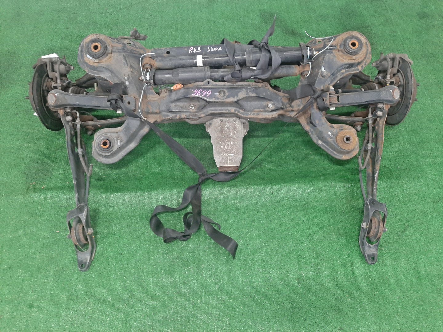 Балка задняя HONDA ODYSSEY RA9 J30A 6696 1 ракурс Балка задняя HONDA ODYSSEY RA9 J30A 6696 1 ракурс