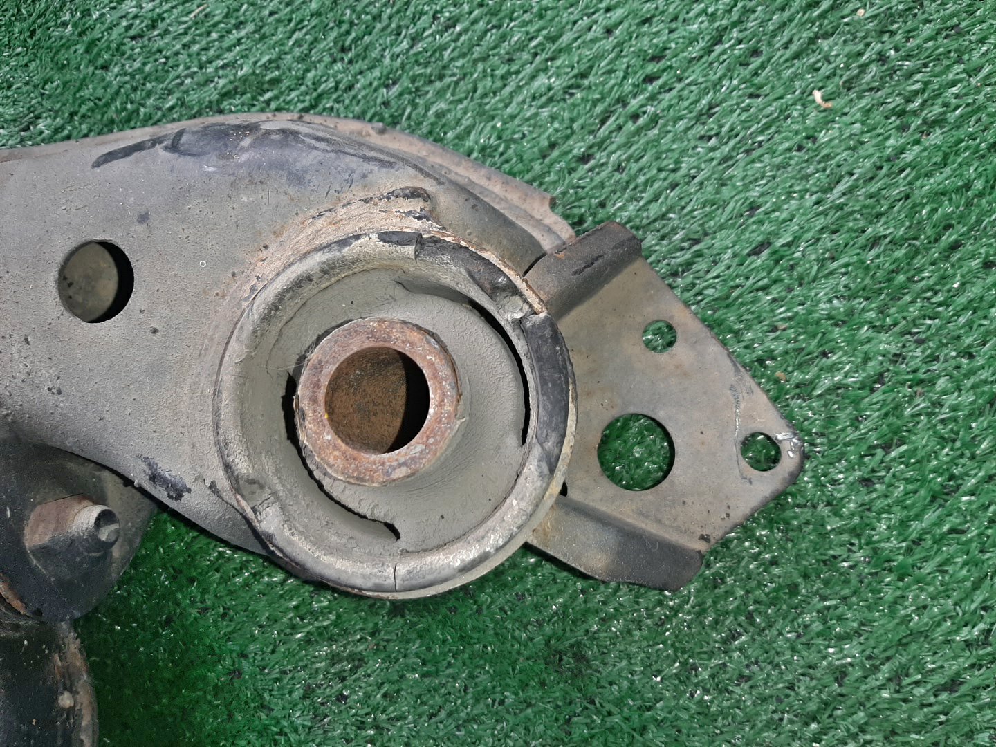 Балка задняя NISSAN LAUREL HC35 RB20DE 6719 4 ракурс