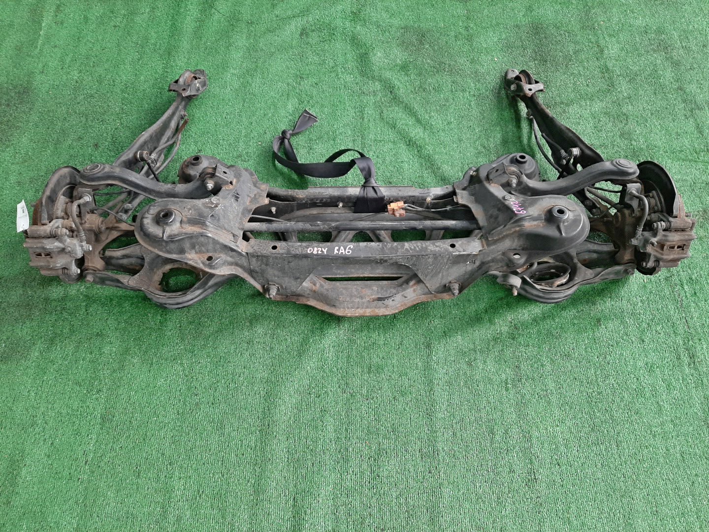 Балка задняя HONDA ODYSSEY RA6 F23A 6742 1 ракурс Балка задняя HONDA ODYSSEY RA6 F23A 6742 1 ракурс