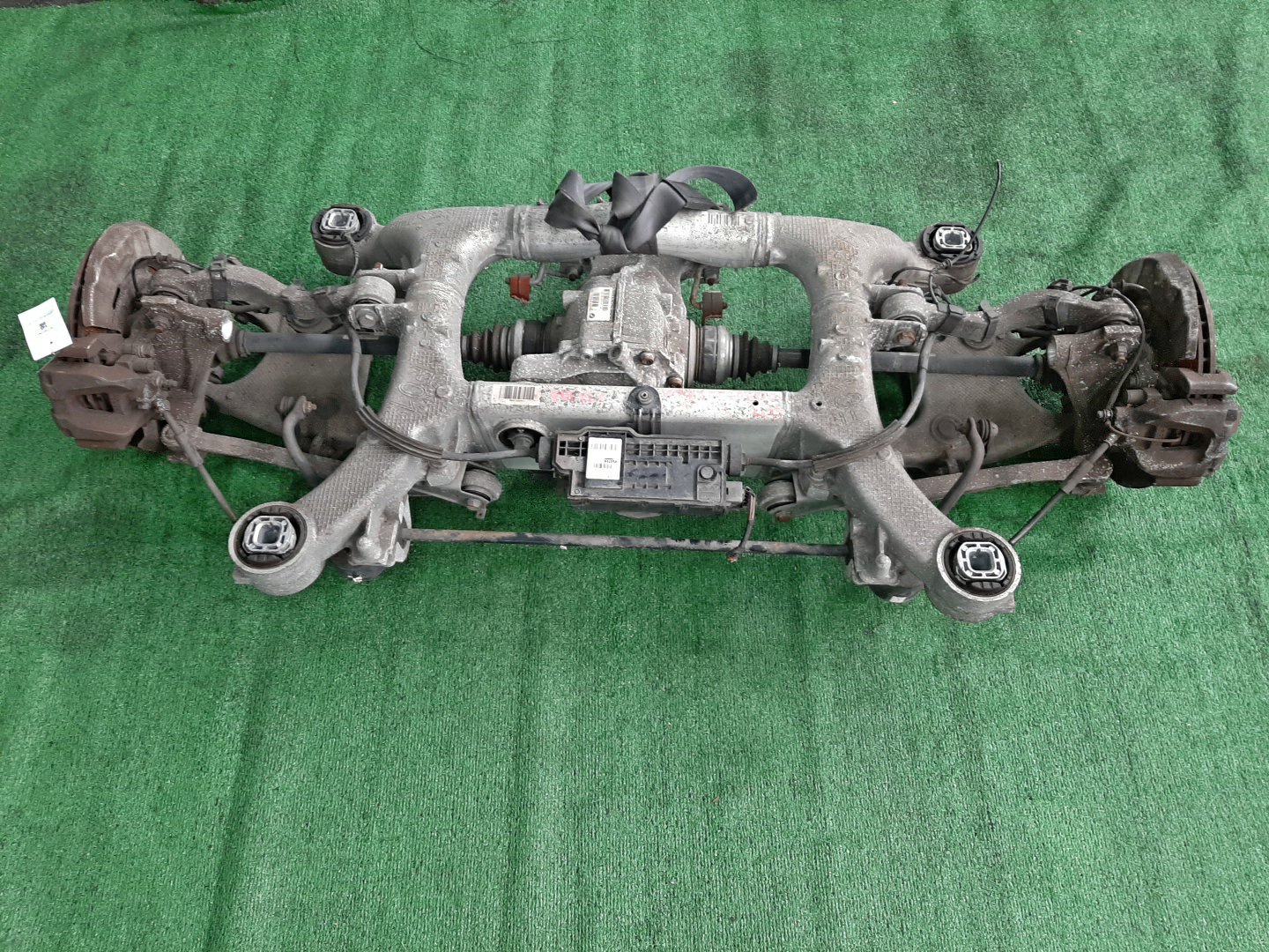 Балка задняя BMW 7-Series F01 N55B30A 6743 2 ракурс Балка задняя BMW 7-Series F01 N55B30A 6743 2 ракурс