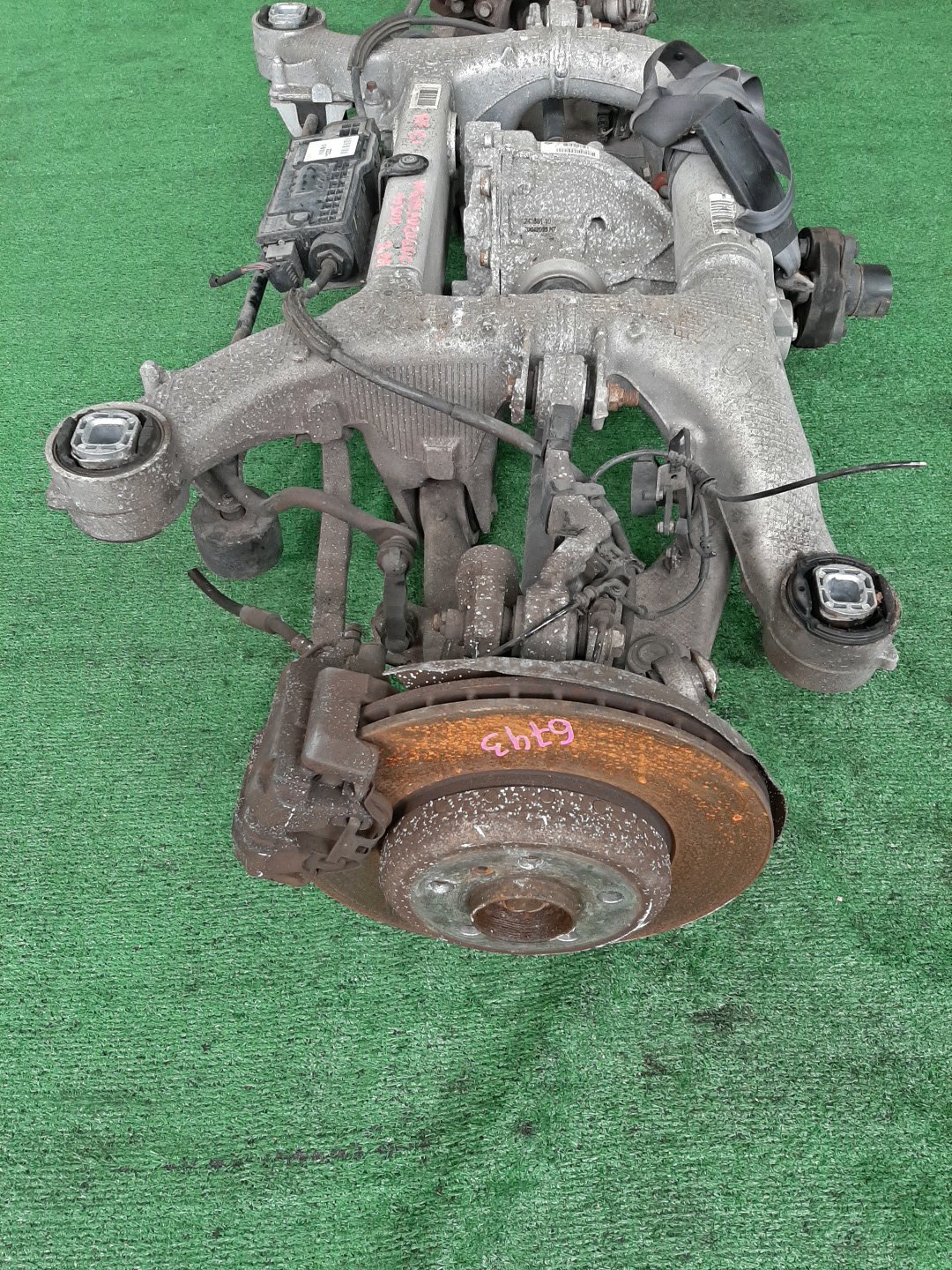 Балка задняя BMW 7-Series F01 N55B30A 6743 4 ракурс Балка задняя BMW 7-Series F01 N55B30A 6743 4 ракурс