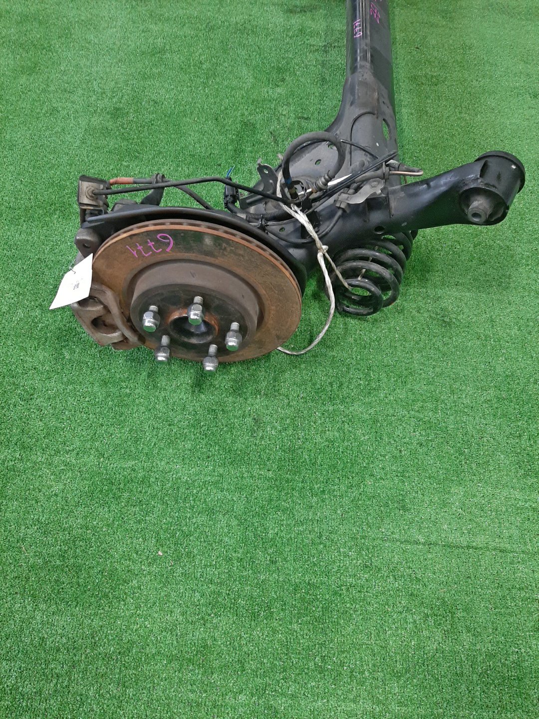 Балка задняя NISSAN LEAF ZE1 EM57 6771 3 ракурс Балка задняя NISSAN LEAF ZE1 EM57 6771 3 ракурс
