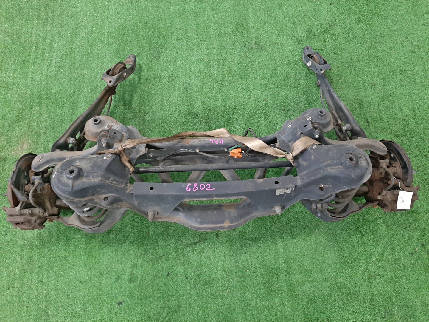 Балка задняя HONDA ODYSSEY RA6 F23A 6802 2 ракурс Балка задняя HONDA ODYSSEY RA6 F23A 6802 2 ракурс
