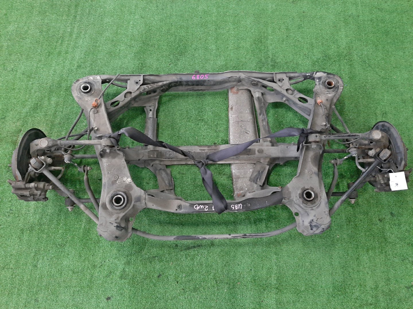 Балка задняя HONDA INSPIRE UA5 J32A 6805 1 ракурс Балка задняя HONDA INSPIRE UA5 J32A 6805 1 ракурс