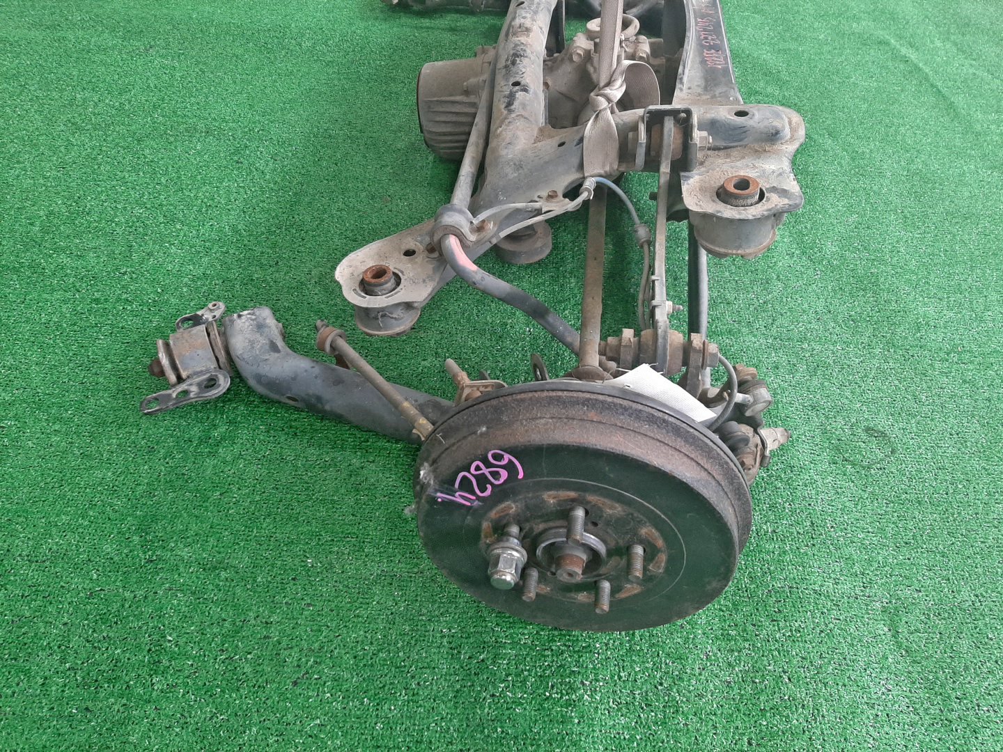 Балка задняя TOYOTA PREMIO ZZT245 1ZZ-FE 6824 2 ракурс