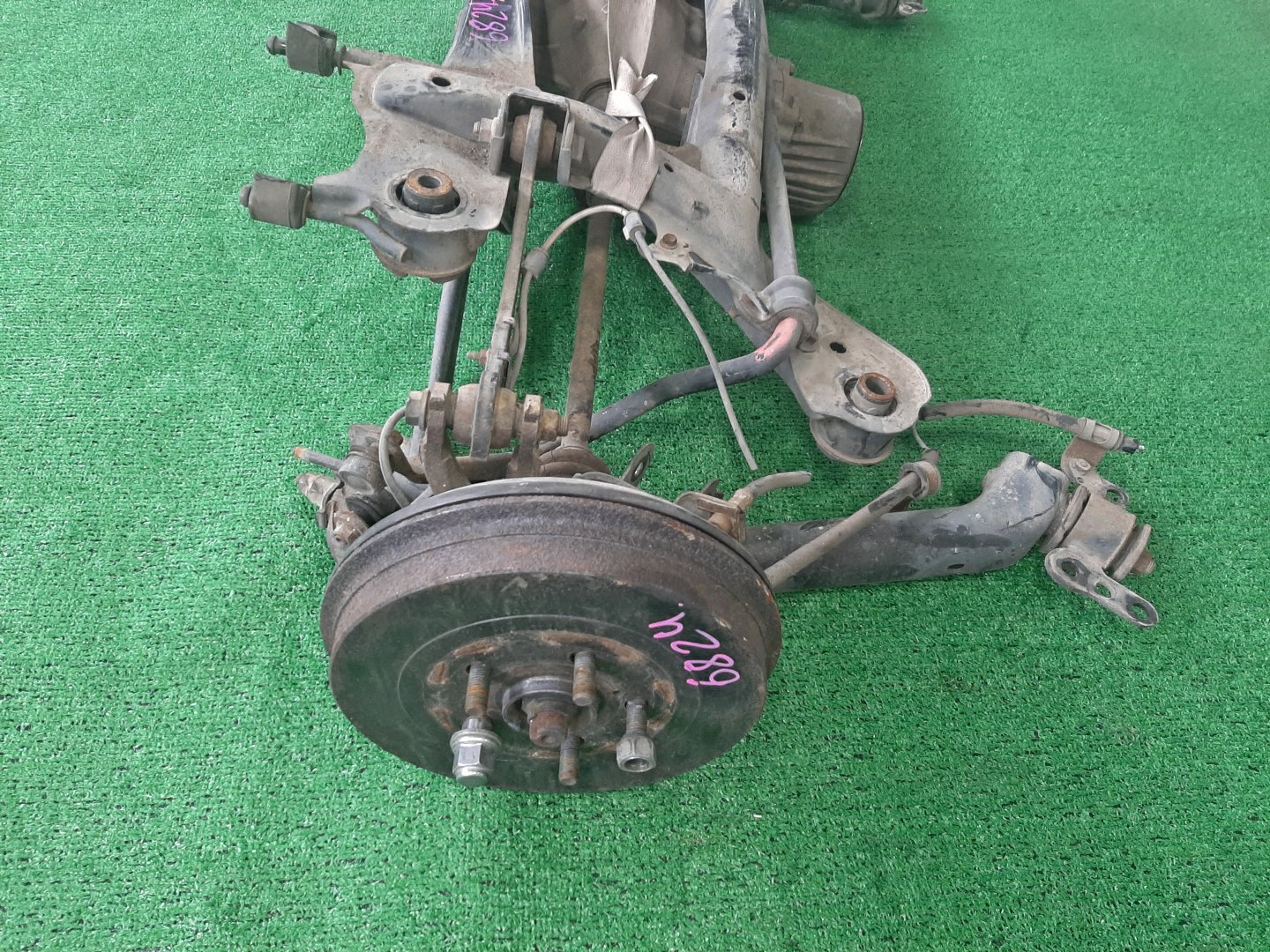 Балка задняя TOYOTA PREMIO ZZT245 1ZZ-FE 6824 3 ракурс