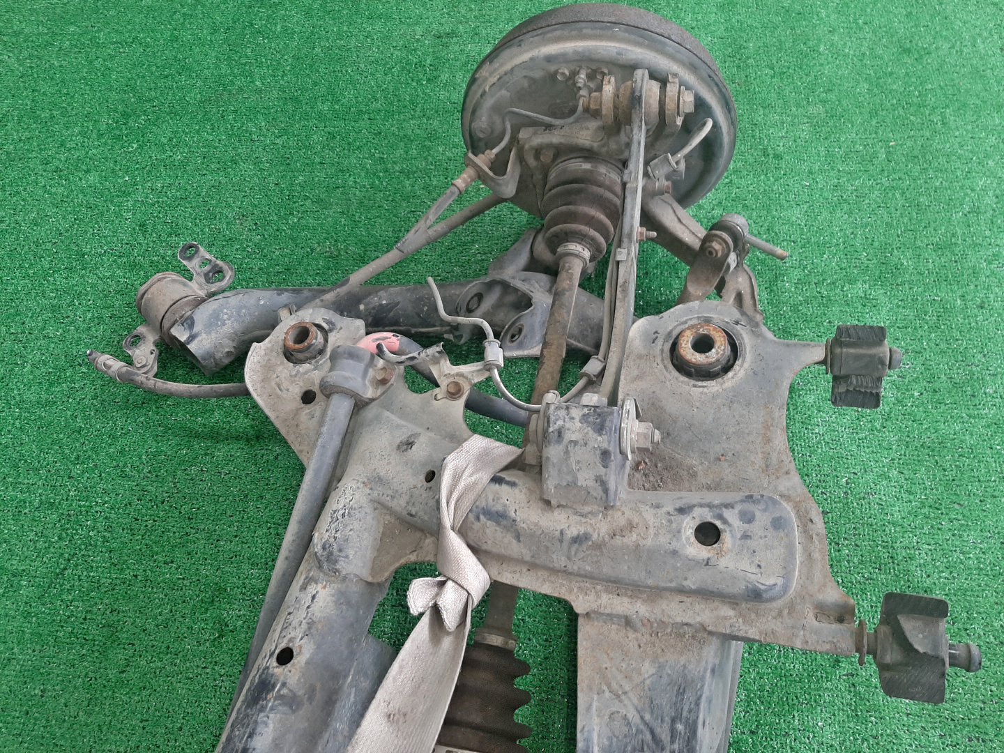 Балка задняя TOYOTA PREMIO ZZT245 1ZZ-FE 6824 5 ракурс