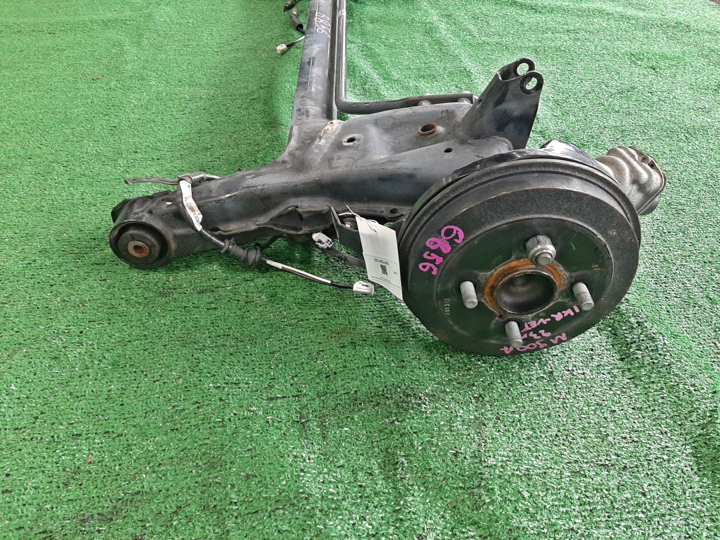 Балка задняя TOYOTA TANK M900A 1KR-VET 6856 2 ракурс