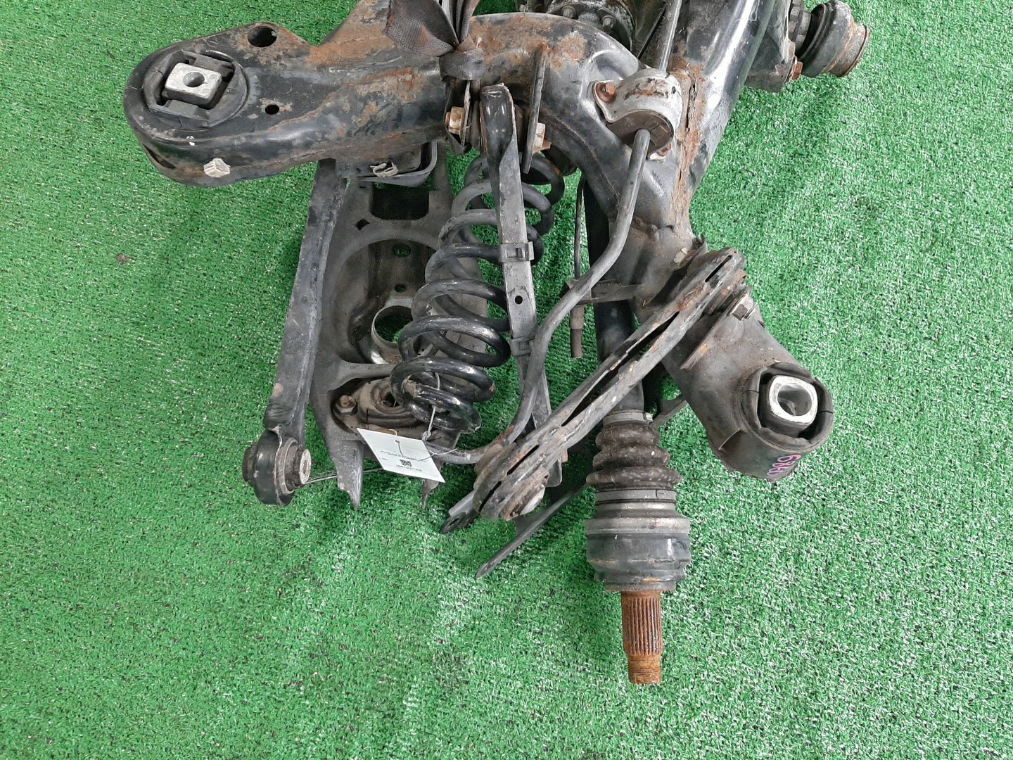 Балка задняя BMW 1-Series E82 6860 3 ракурс Балка задняя BMW 1-Series E82 6860 3 ракурс