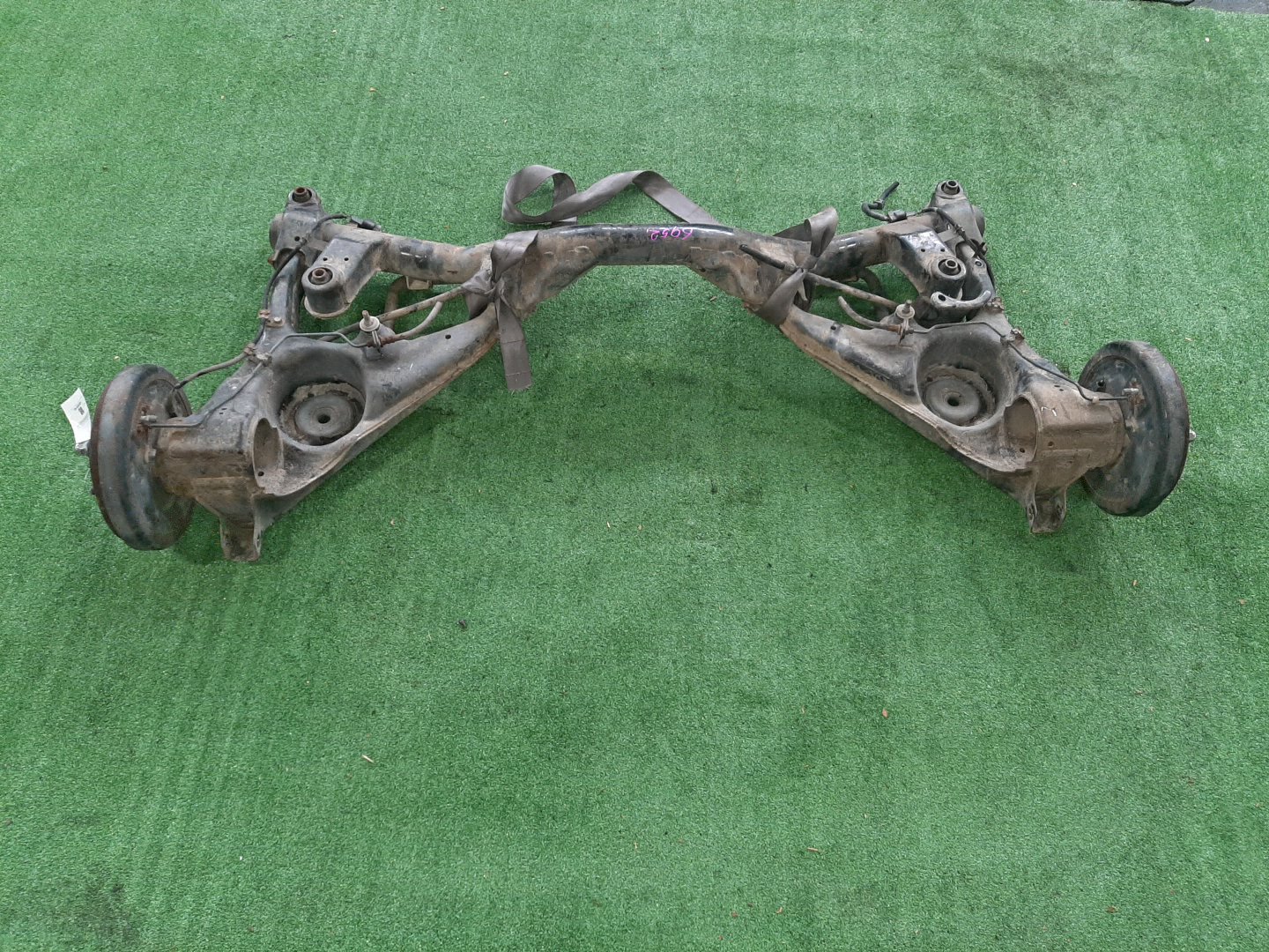 Балка задняя MITSUBISHI CHARIOT GRANDIS N84W 4G64 6852 2 ракурс