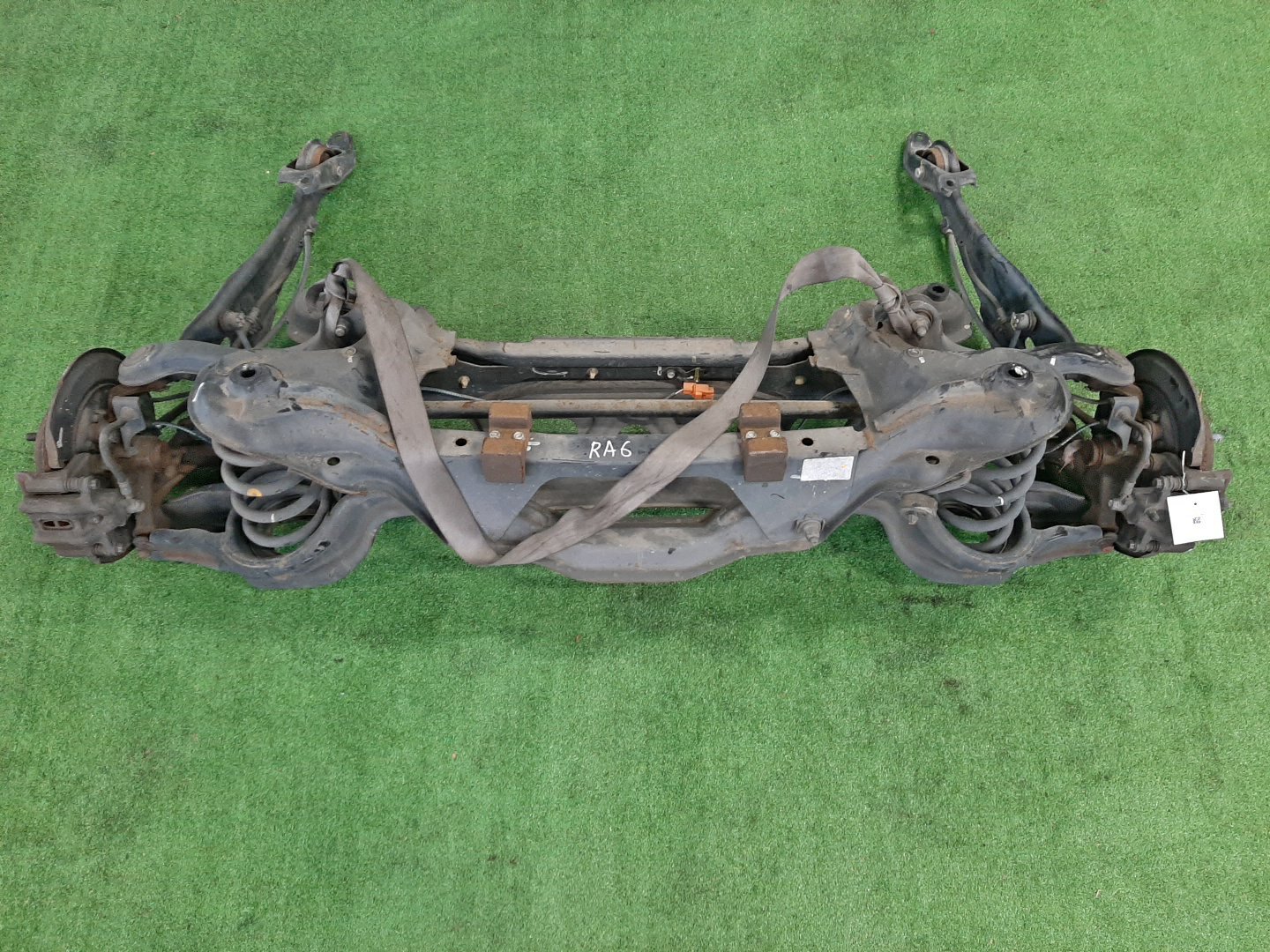 Балка задняя HONDA ODYSSEY RA6 F23A 6968 1 ракурс Балка задняя HONDA ODYSSEY RA6 F23A 6968 1 ракурс