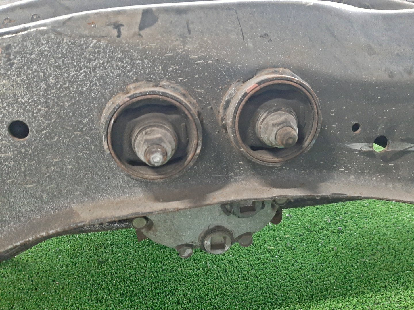 Балка задняя SUBARU FORESTER SF5 EJ202 6987 3 ракурс