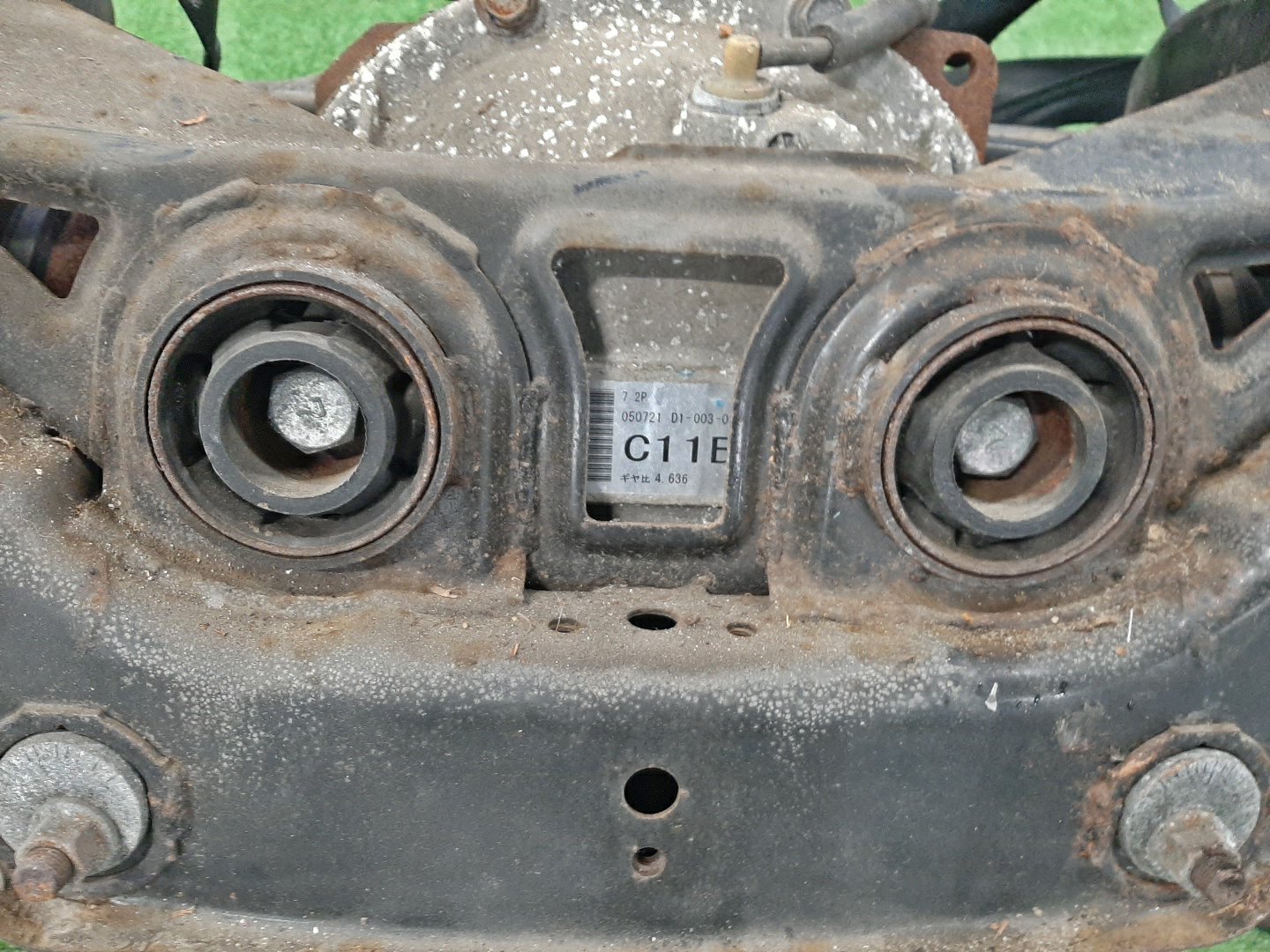 Балка задняя MITSUBISHI PAJERO V73W 6G72 7023 3 ракурс