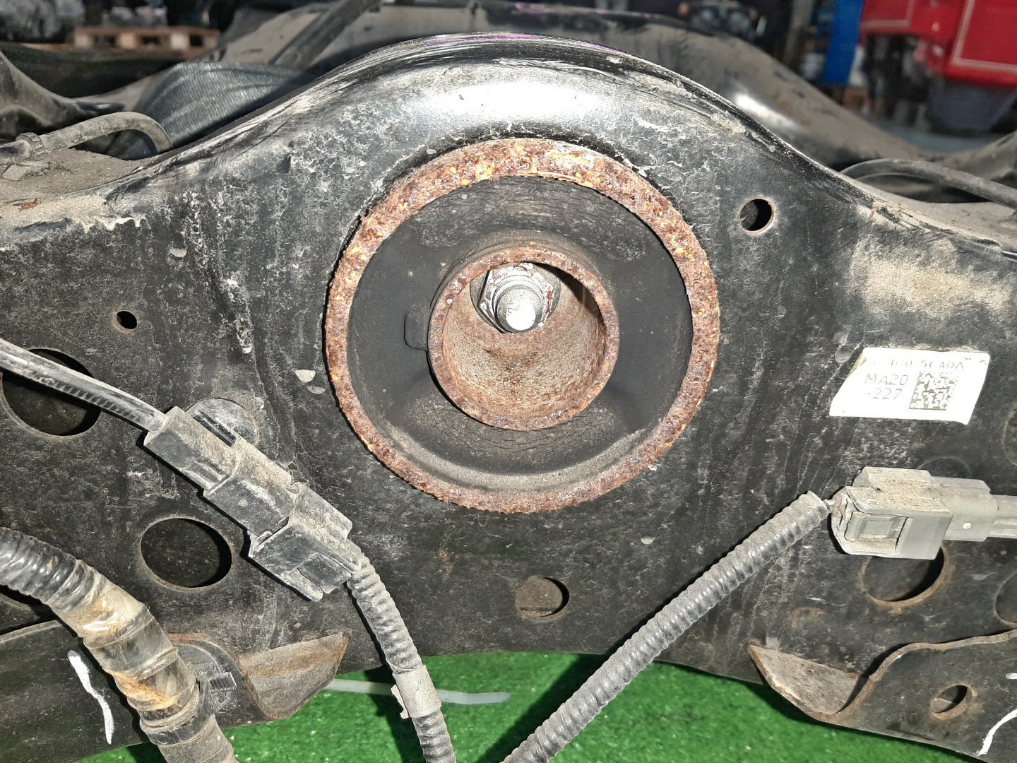 Балка задняя NISSAN SKYLINE HV37 VQ35HR 7065 3 ракурс