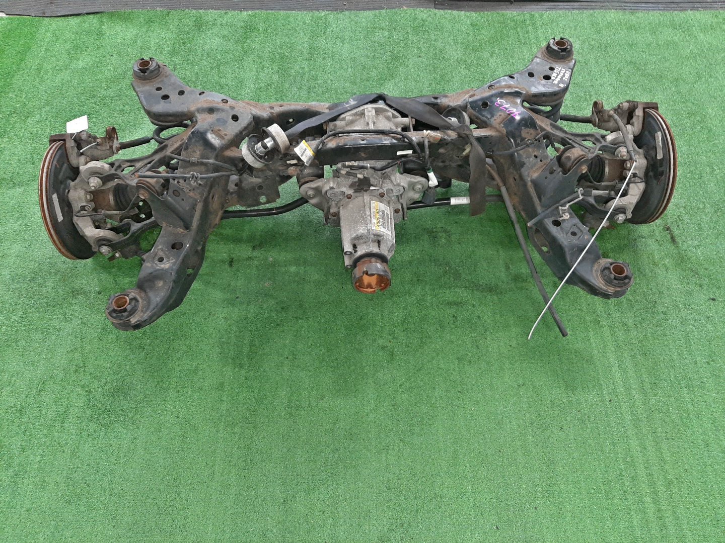 Балка задняя FORD EXPLORER U502 T35PDED 7073 1 ракурс