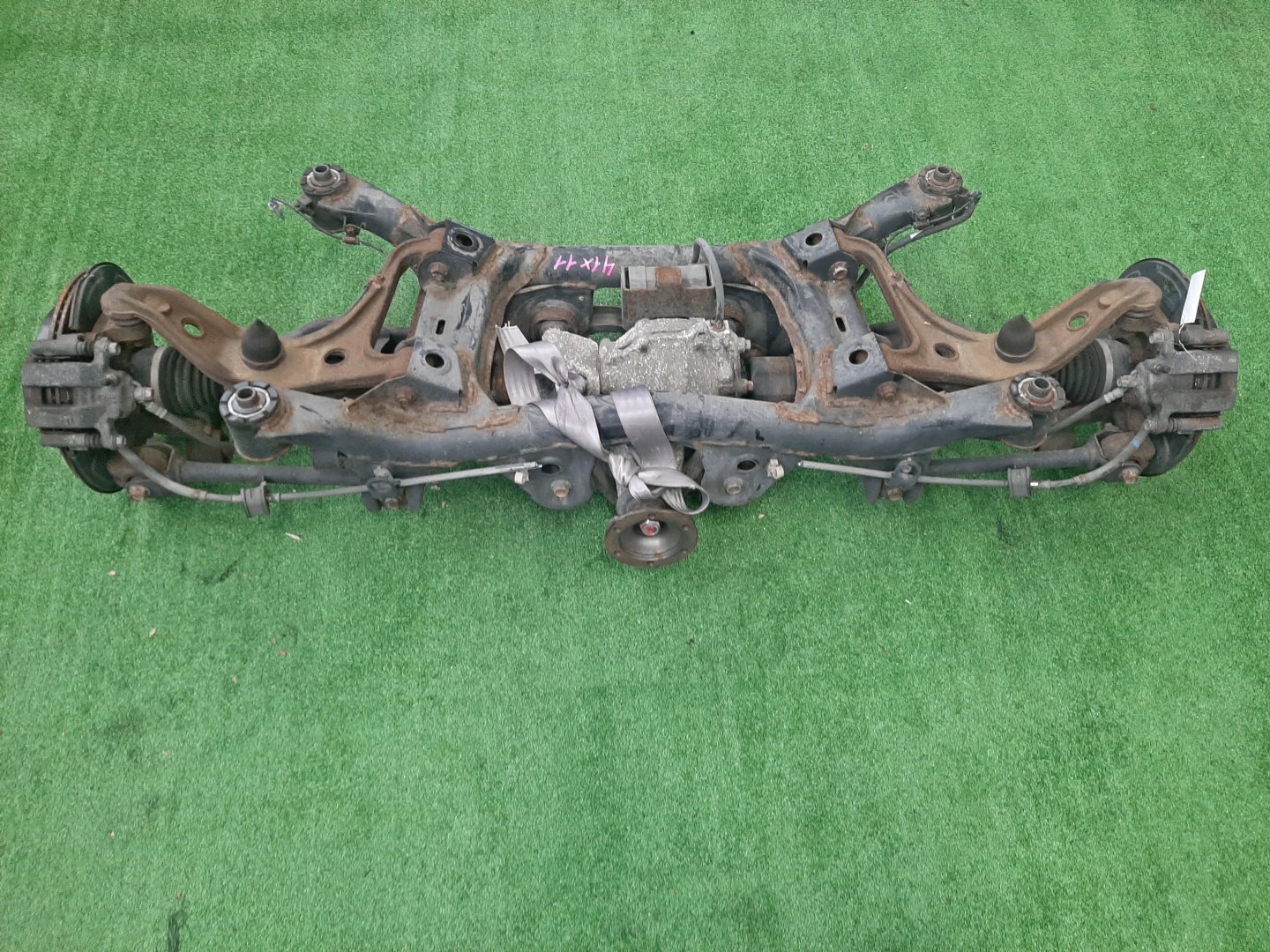 Балка задняя SUZUKI ESCUDO TDA4W J24B 7099 1 ракурс