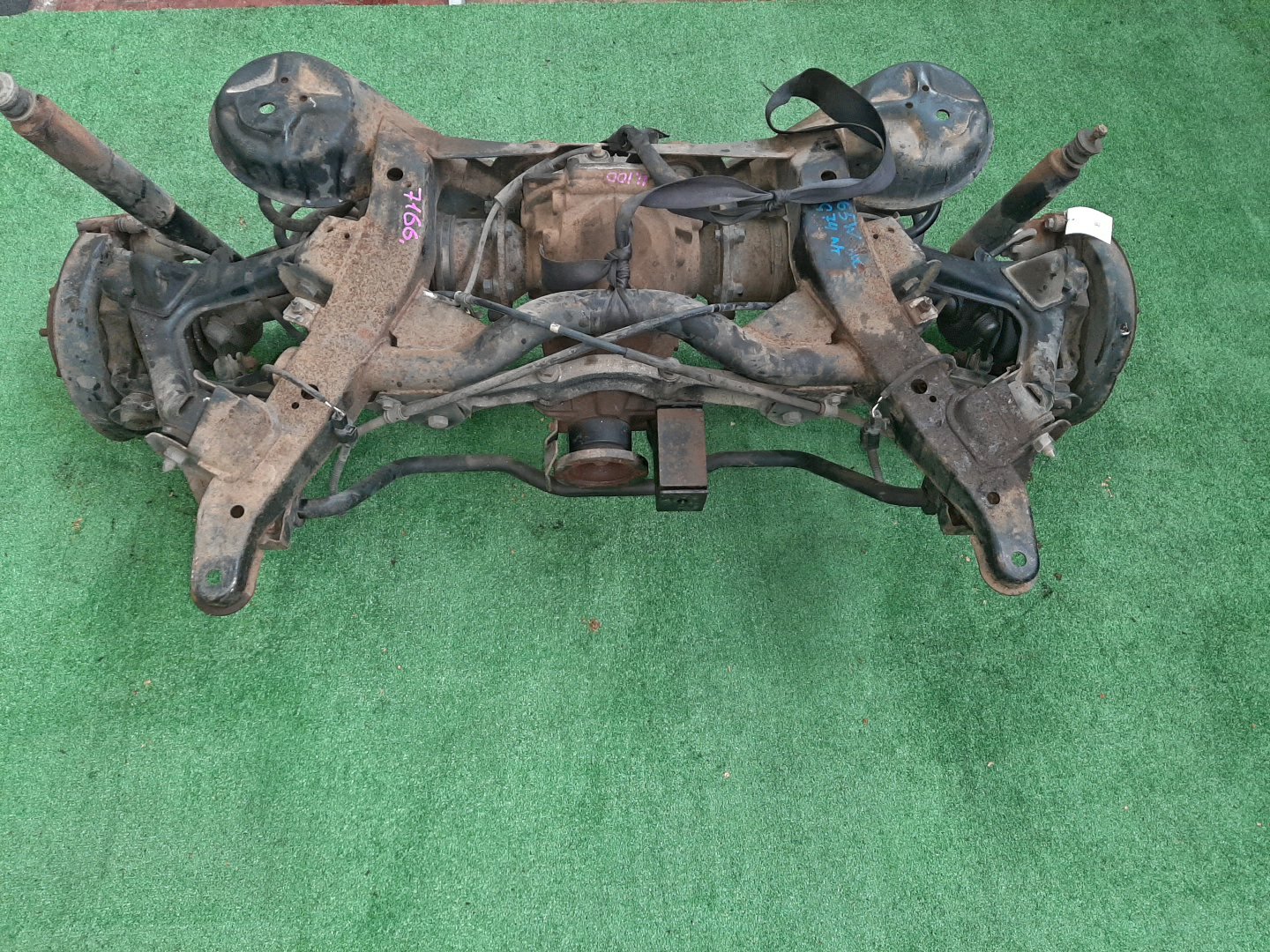 Балка задняя MITSUBISHI PAJERO V65W 6G74 7166 1 ракурс