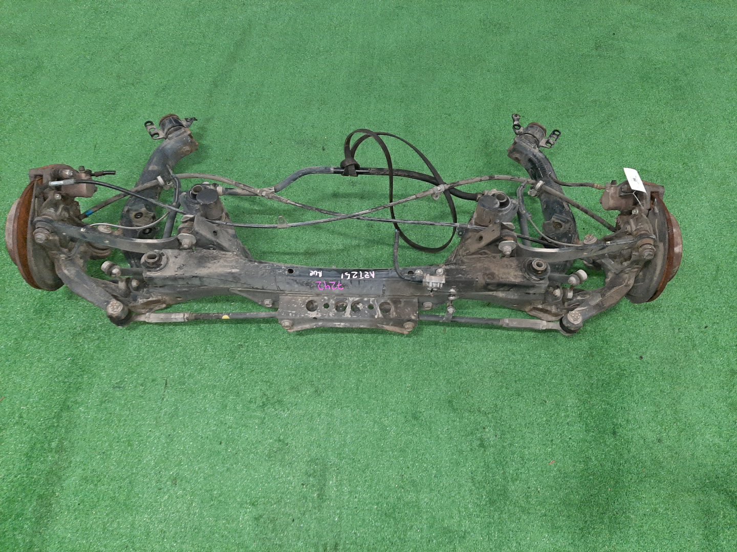 Балка задняя TOYOTA AVENSIS AZT251 2AZ-FSE 7242 2 ракурс