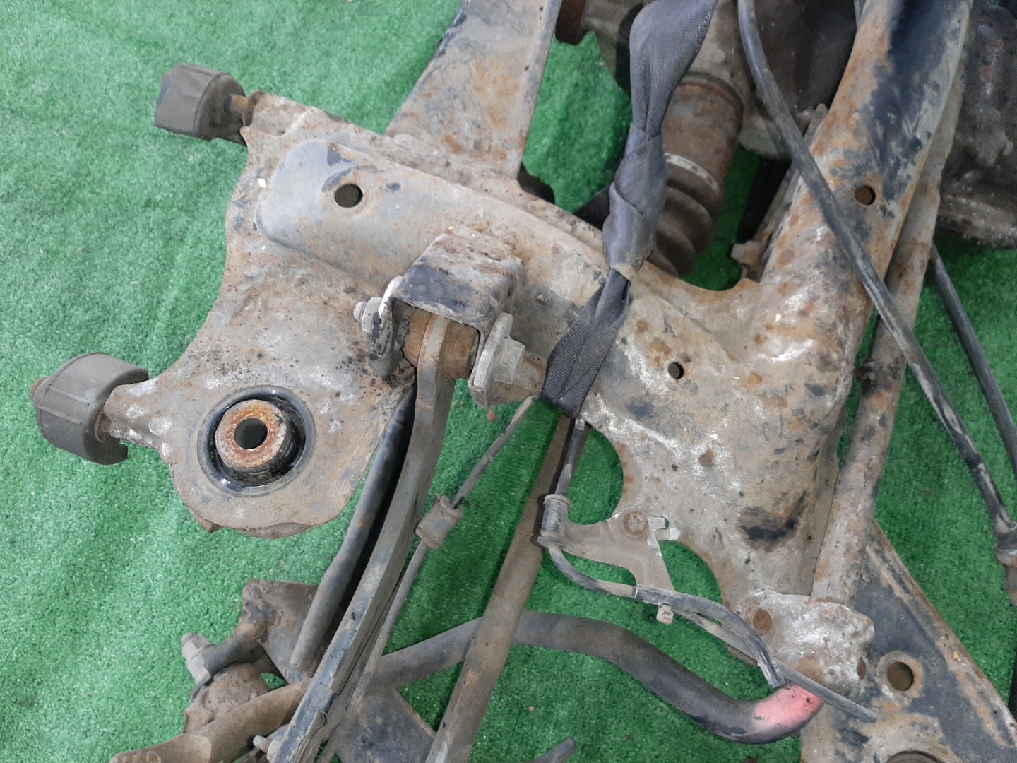 Балка задняя TOYOTA PREMIO ZZT245 1ZZ-FE 7276 5 ракурс