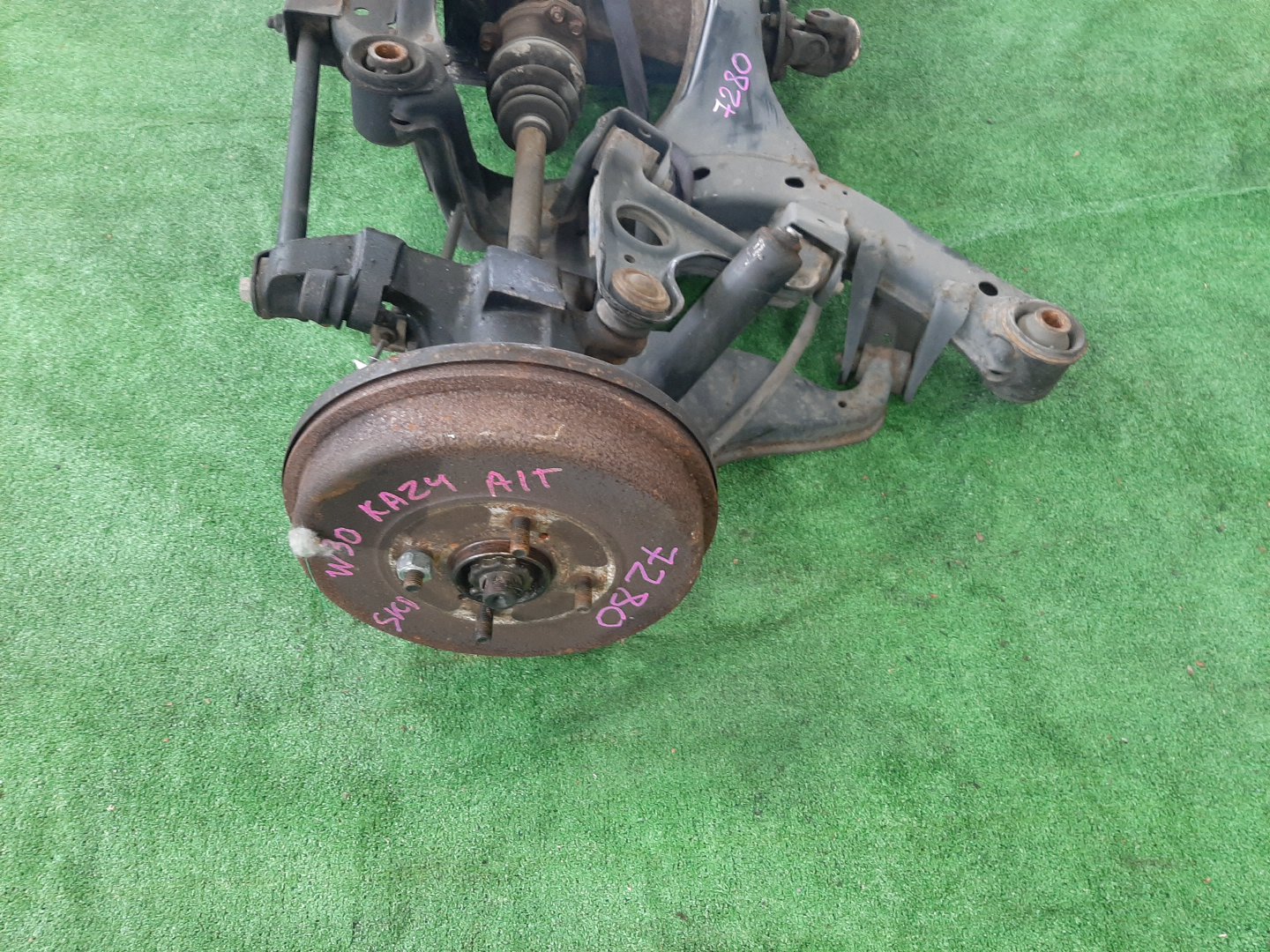 Балка задняя NISSAN LARGO W30 KA24DE 7280 3 ракурс
