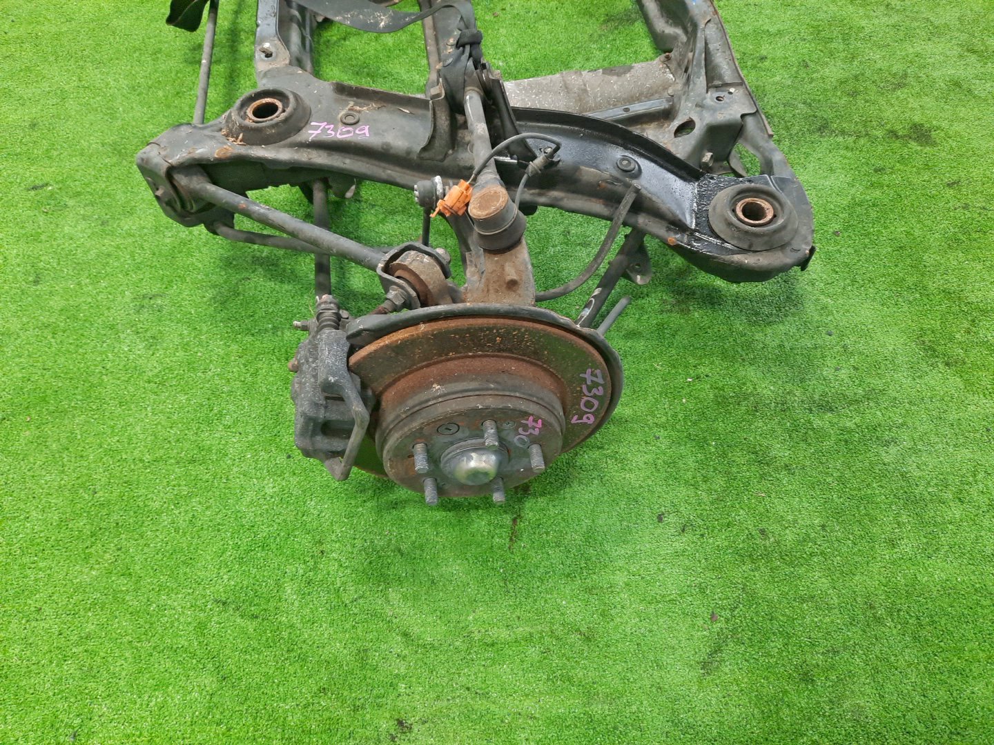 Балка задняя HONDA AVANCIER TA1 F23A 7309 4 ракурс