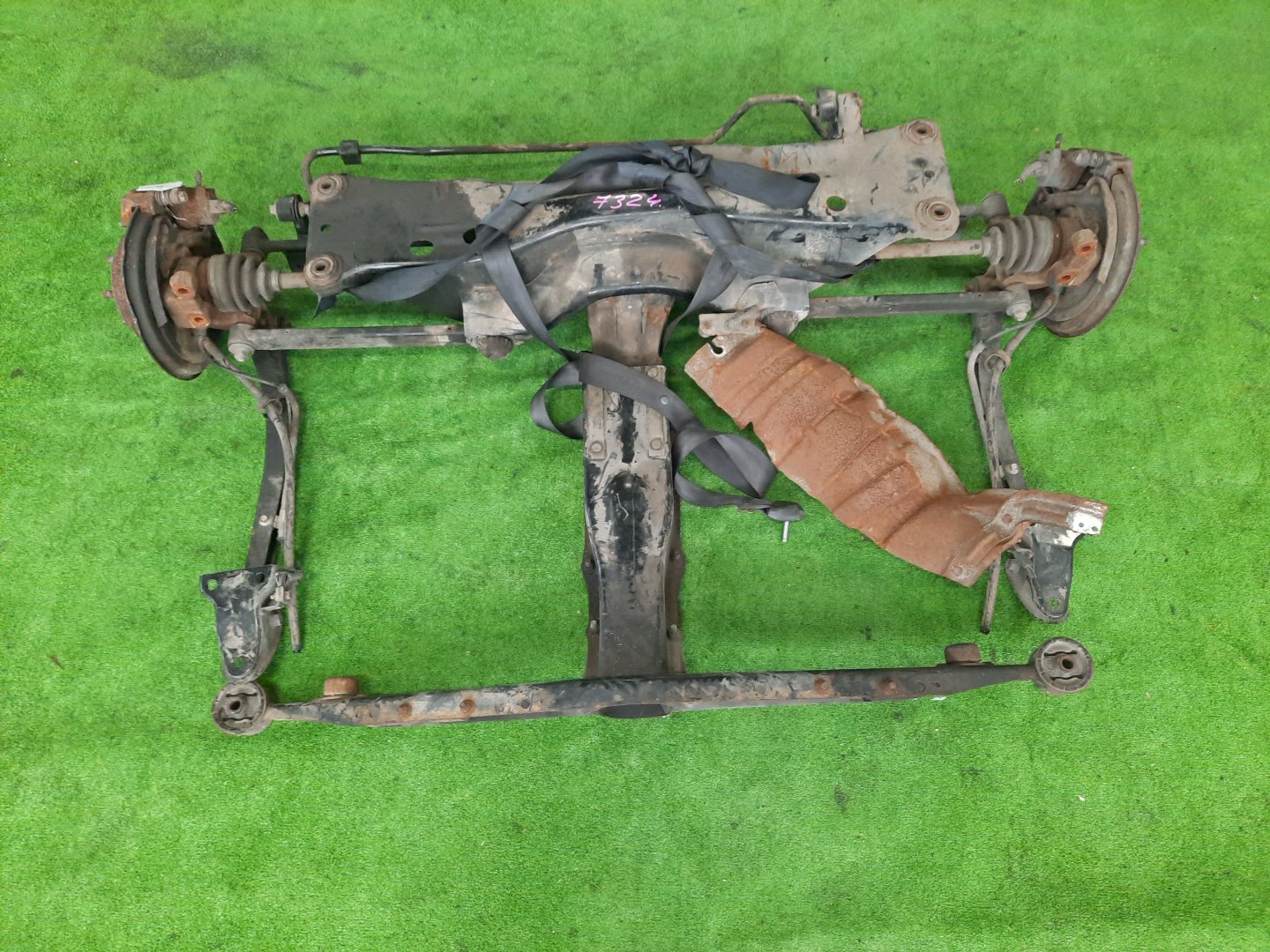 Балка задняя SUBARU FORESTER SF5 EJ205 7324 1 ракурс