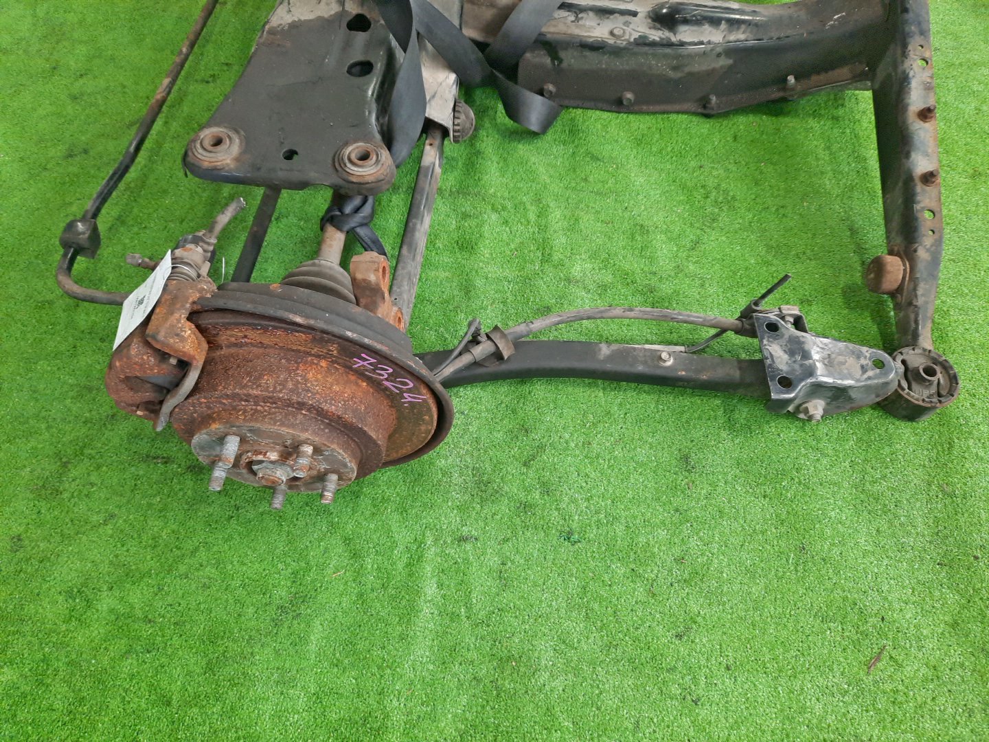 Балка задняя SUBARU FORESTER SF5 EJ205 7324 4 ракурс