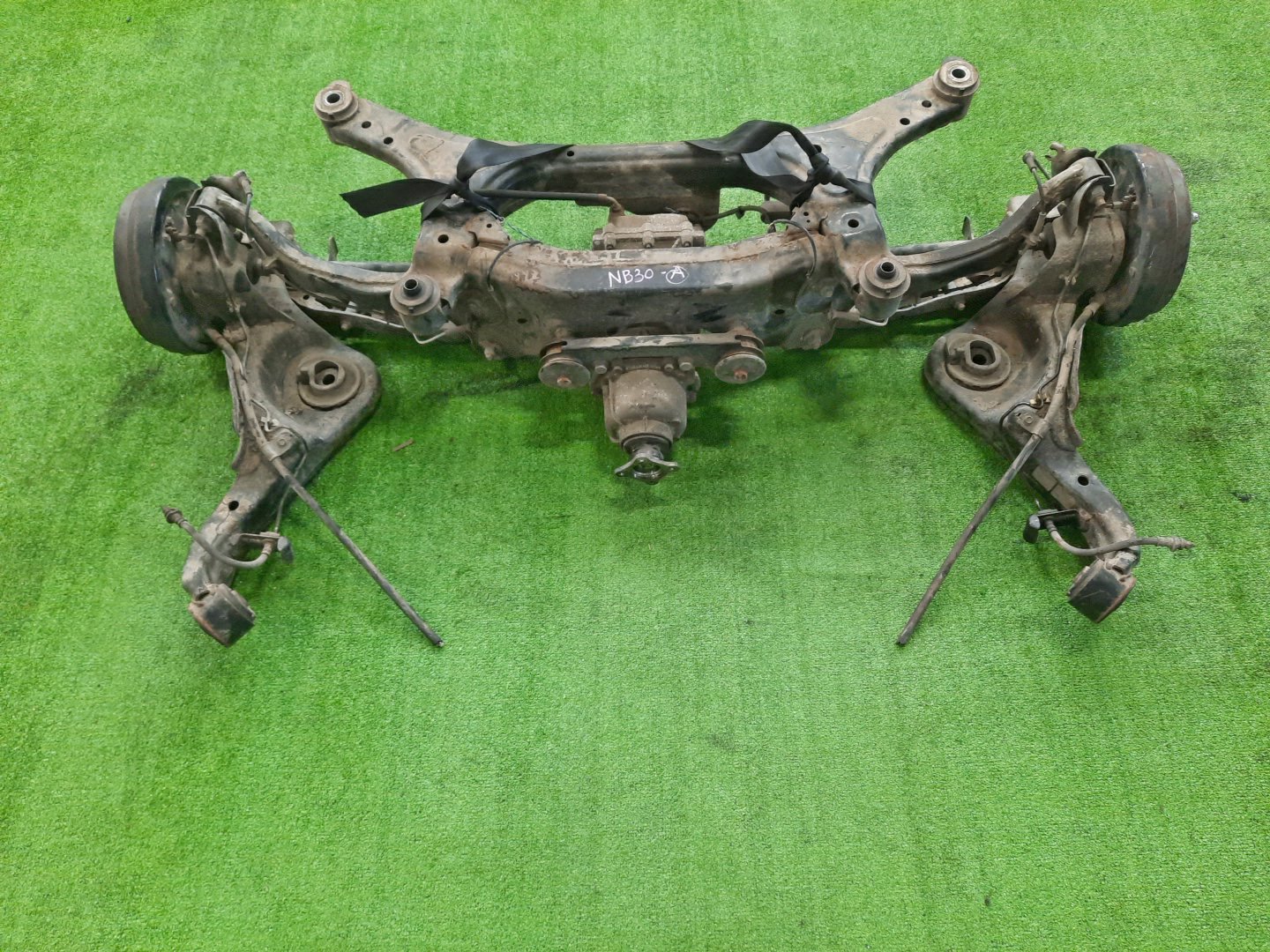 Балка задняя NISSAN LAFESTA NB30 MR20DE 7413 2 ракурс