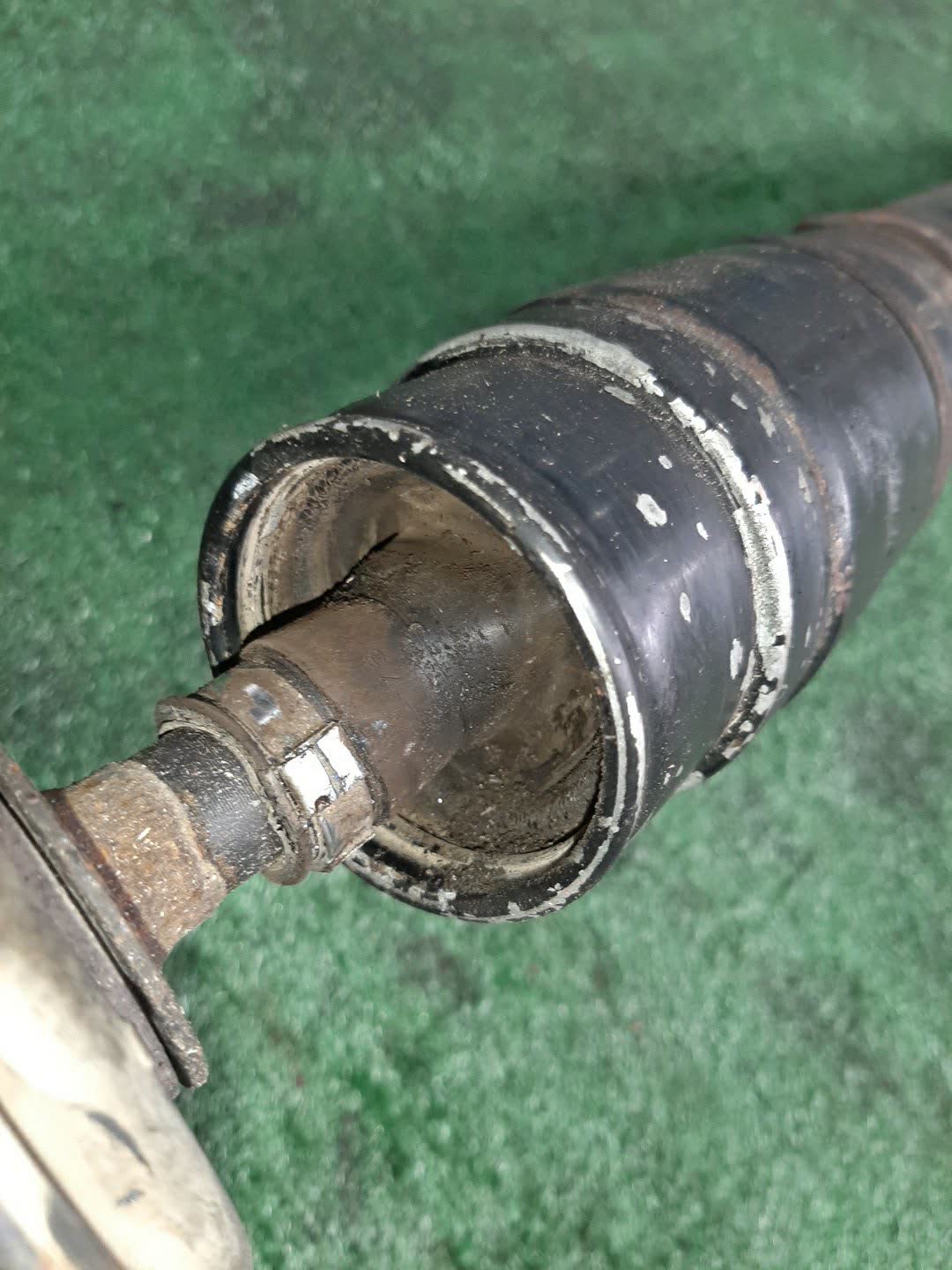 Кардан задний HONDA AVANCIER TA4 J30A 6852 3 ракурс Кардан задний HONDA AVANCIER TA4 J30A 6852 3 ракурс