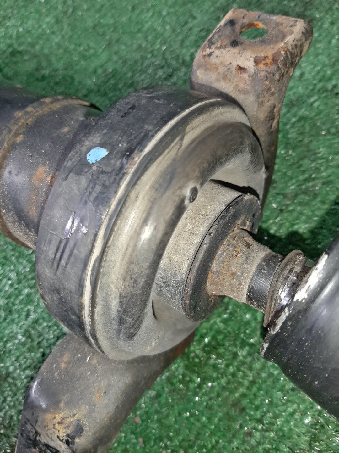 Кардан задний HONDA AVANCIER TA4 J30A 6852 4 ракурс Кардан задний HONDA AVANCIER TA4 J30A 6852 4 ракурс
