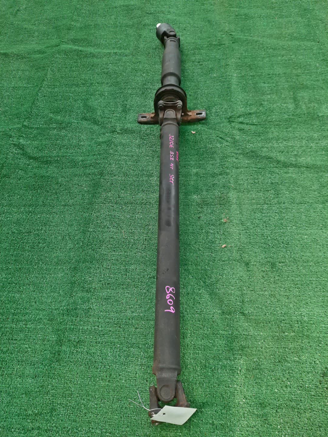 Кардан задний TOYOTA RUSH J210E 3SZ-VE 8609 1 ракурс Кардан задний TOYOTA RUSH J210E 3SZ-VE 8609 1 ракурс