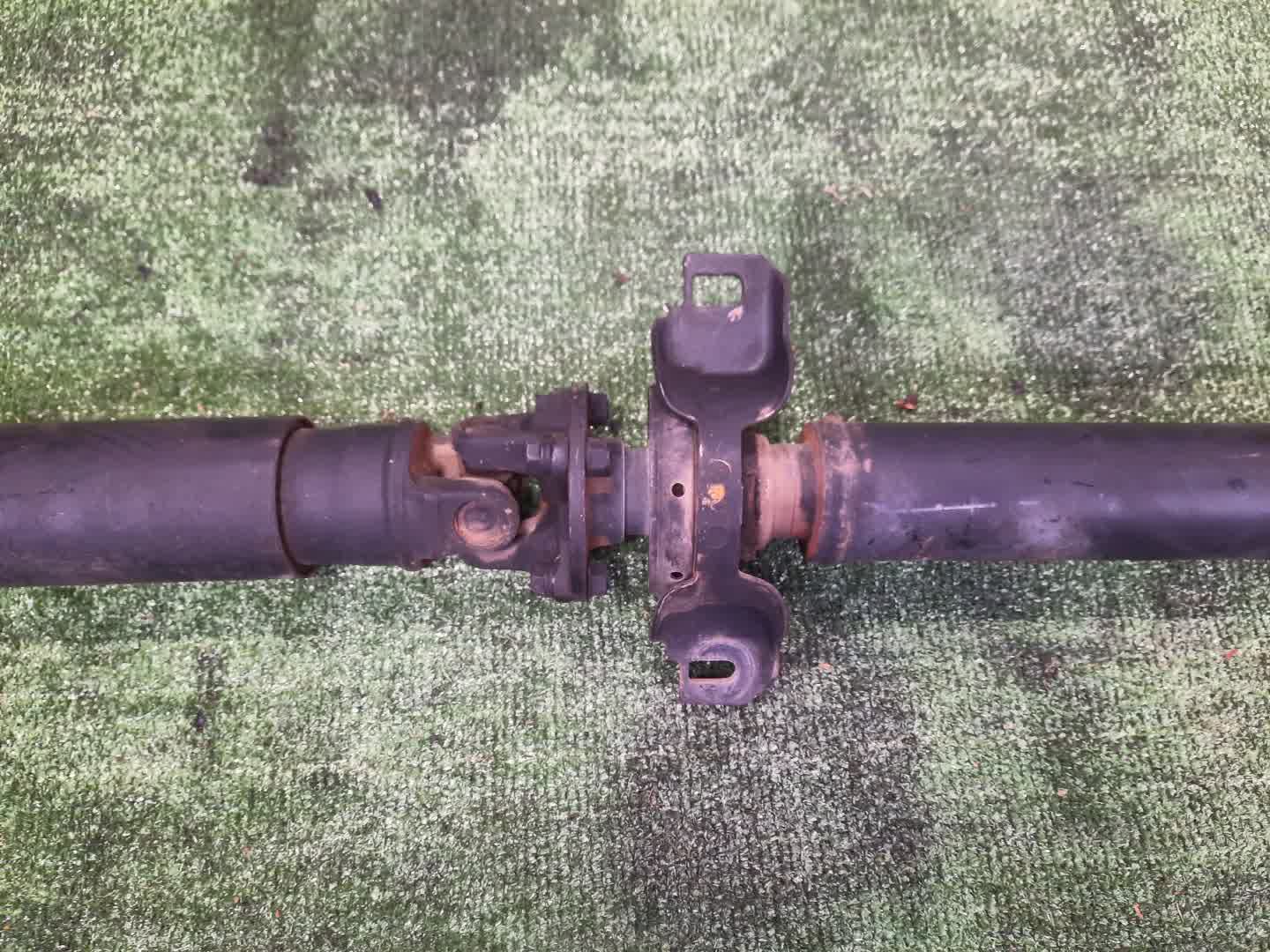 Кардан задний TOYOTA HARRIER ACU15W 2AZ-FE 10030 3 ракурс Кардан задний TOYOTA HARRIER ACU15W 2AZ-FE 10030 3 ракурс
