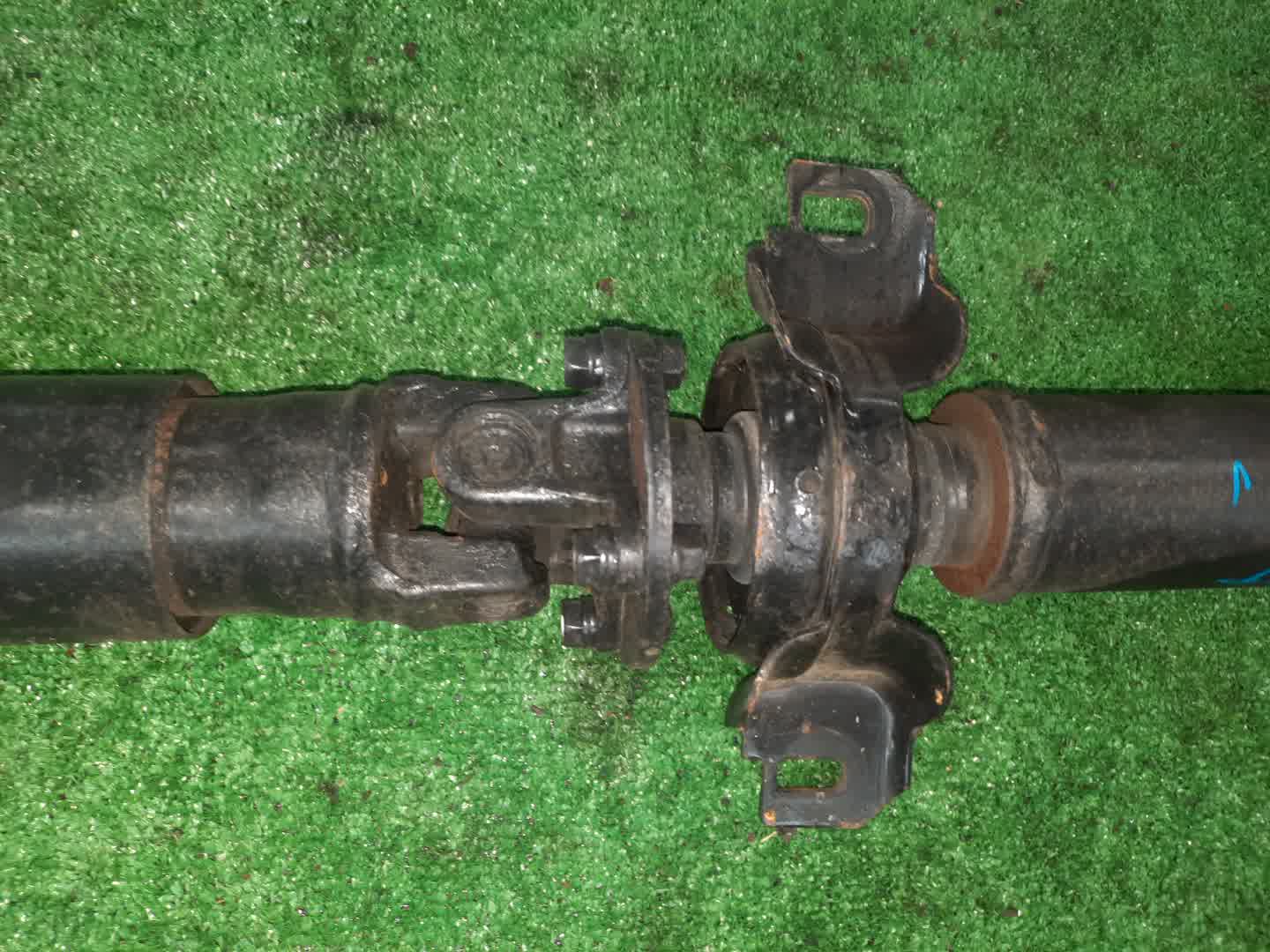 Кардан задний TOYOTA HARRIER MCU15W 1MZ-FE 10189 3 ракурс Кардан задний TOYOTA HARRIER MCU15W 1MZ-FE 10189 3 ракурс