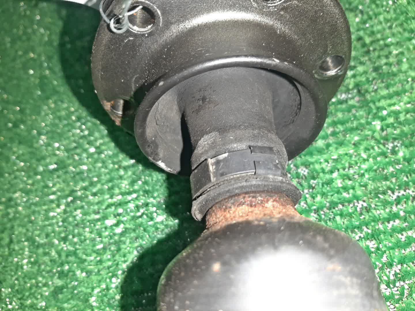 Кардан передний SUZUKI ESCUDO TDA4W J24B 10311 2 ракурс Кардан передний SUZUKI ESCUDO TDA4W J24B 10311 2 ракурс