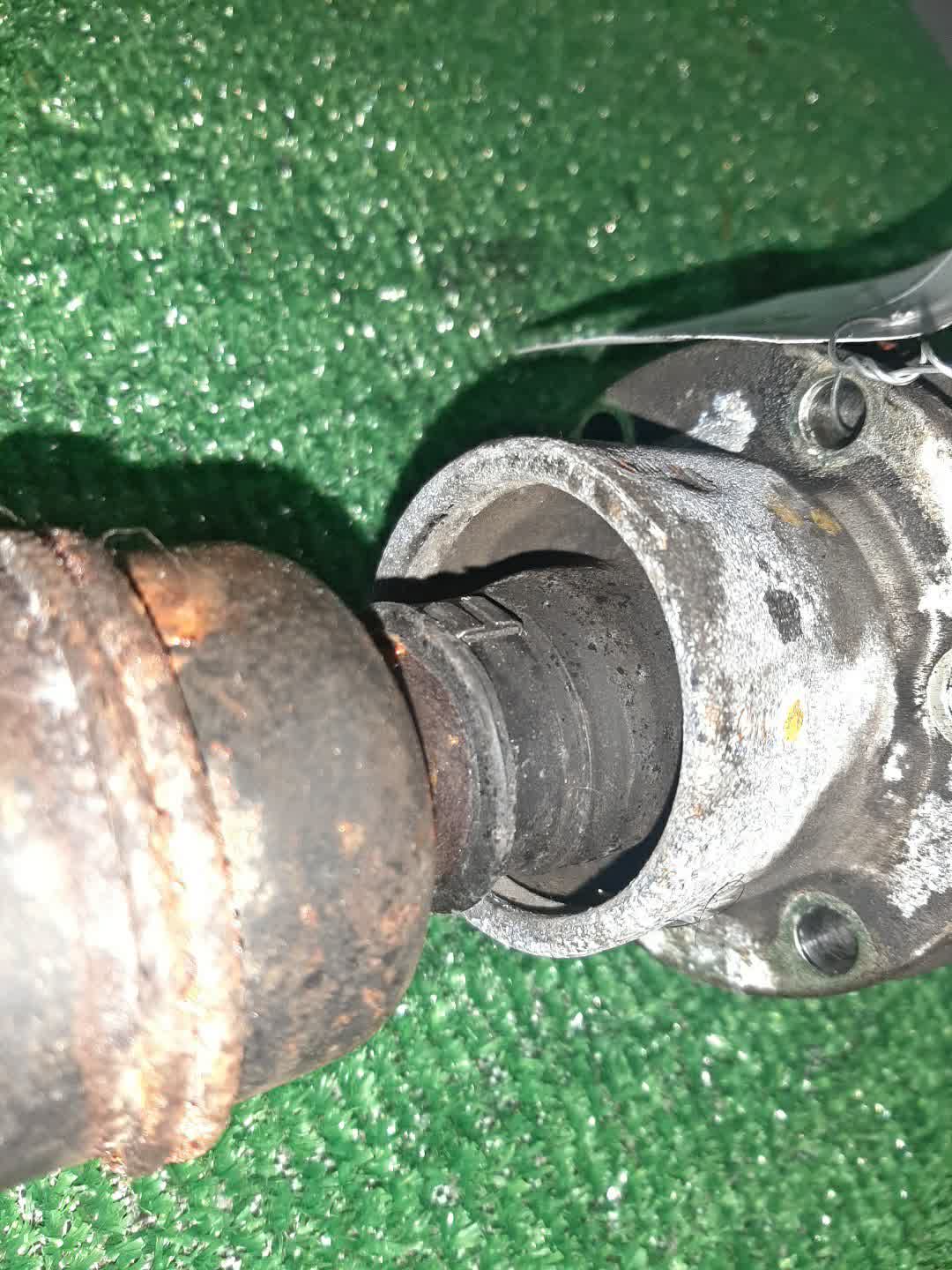 Кардан передний SUZUKI ESCUDO TDA4W J24B 10312 2 ракурс Кардан передний SUZUKI ESCUDO TDA4W J24B 10312 2 ракурс