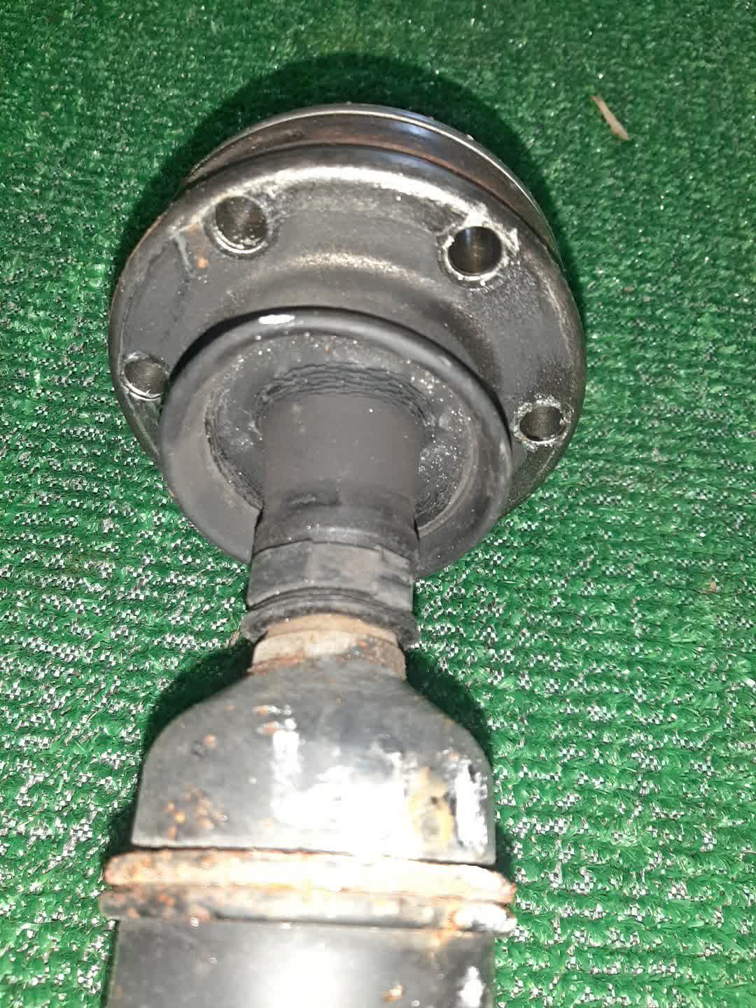 Кардан передний SUZUKI ESCUDO TDA4W J24B 10312 4 ракурс Кардан передний SUZUKI ESCUDO TDA4W J24B 10312 4 ракурс