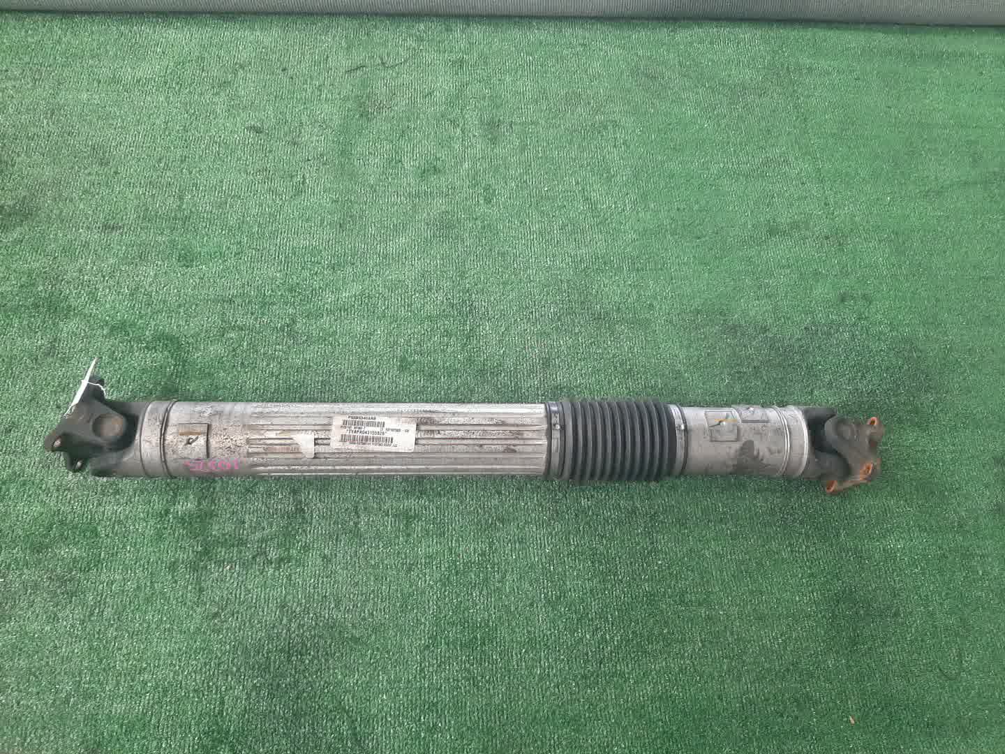 Кардан задний JEEP CHEROKEE KK P52853466AB 1 ракурс Кардан задний JEEP CHEROKEE KK P52853466AB 1 ракурс